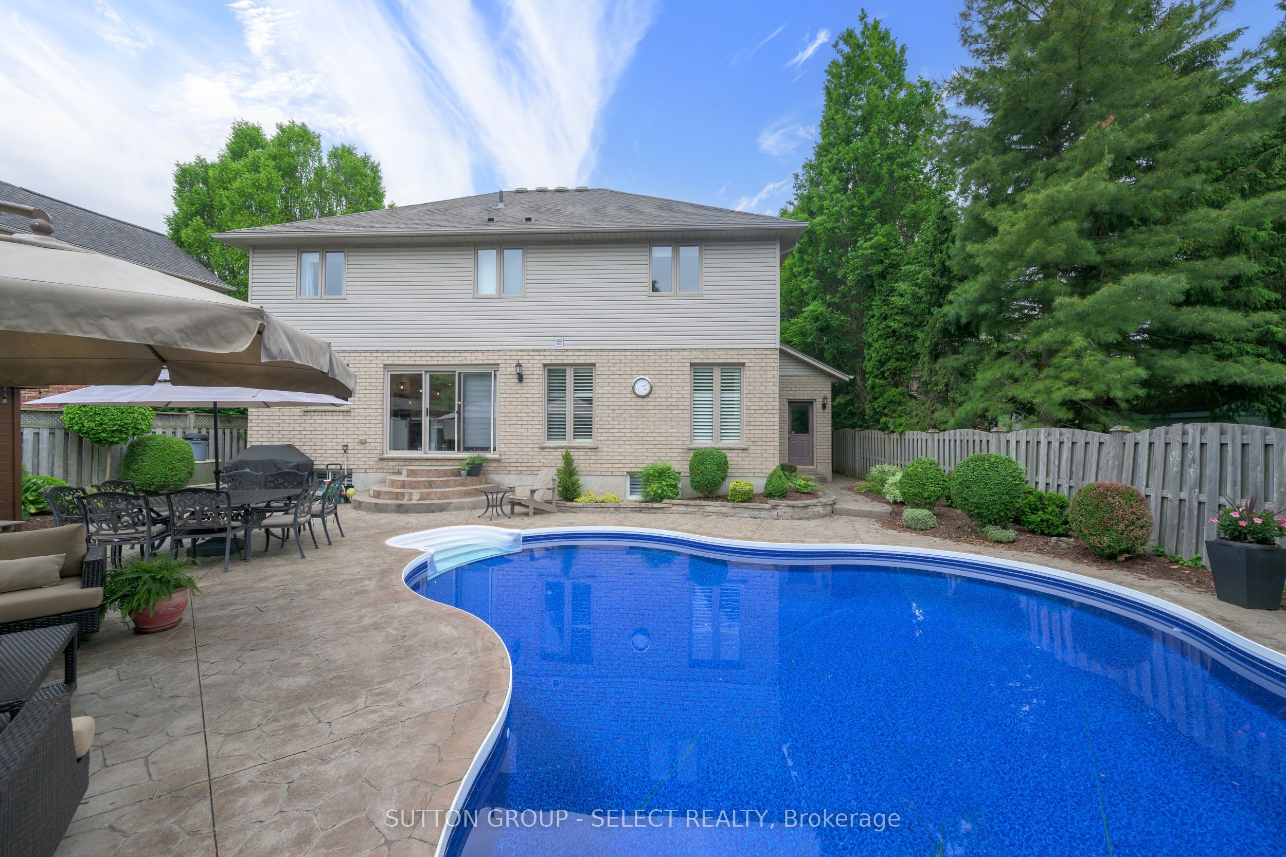 42 Pinebrook Court