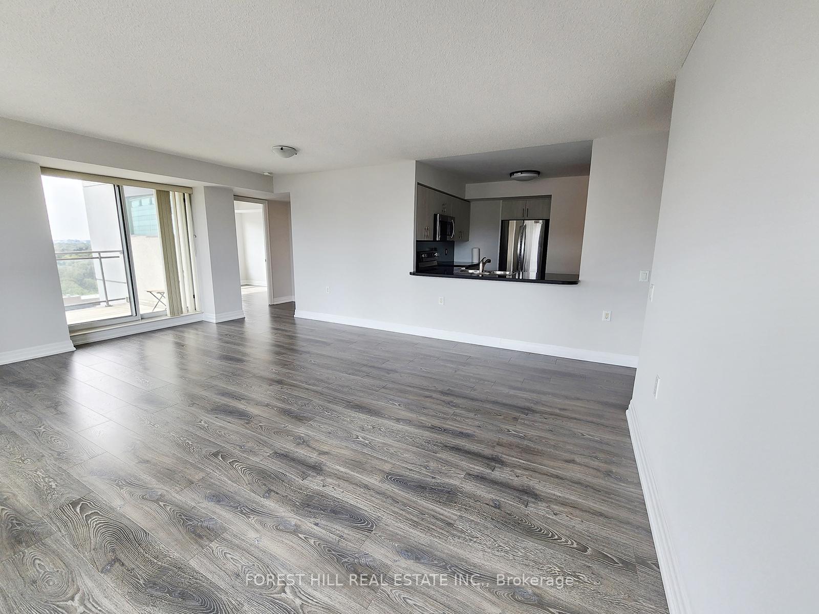 3 Bedrooms Condo at 21 Hillcrest, Toronto For sale