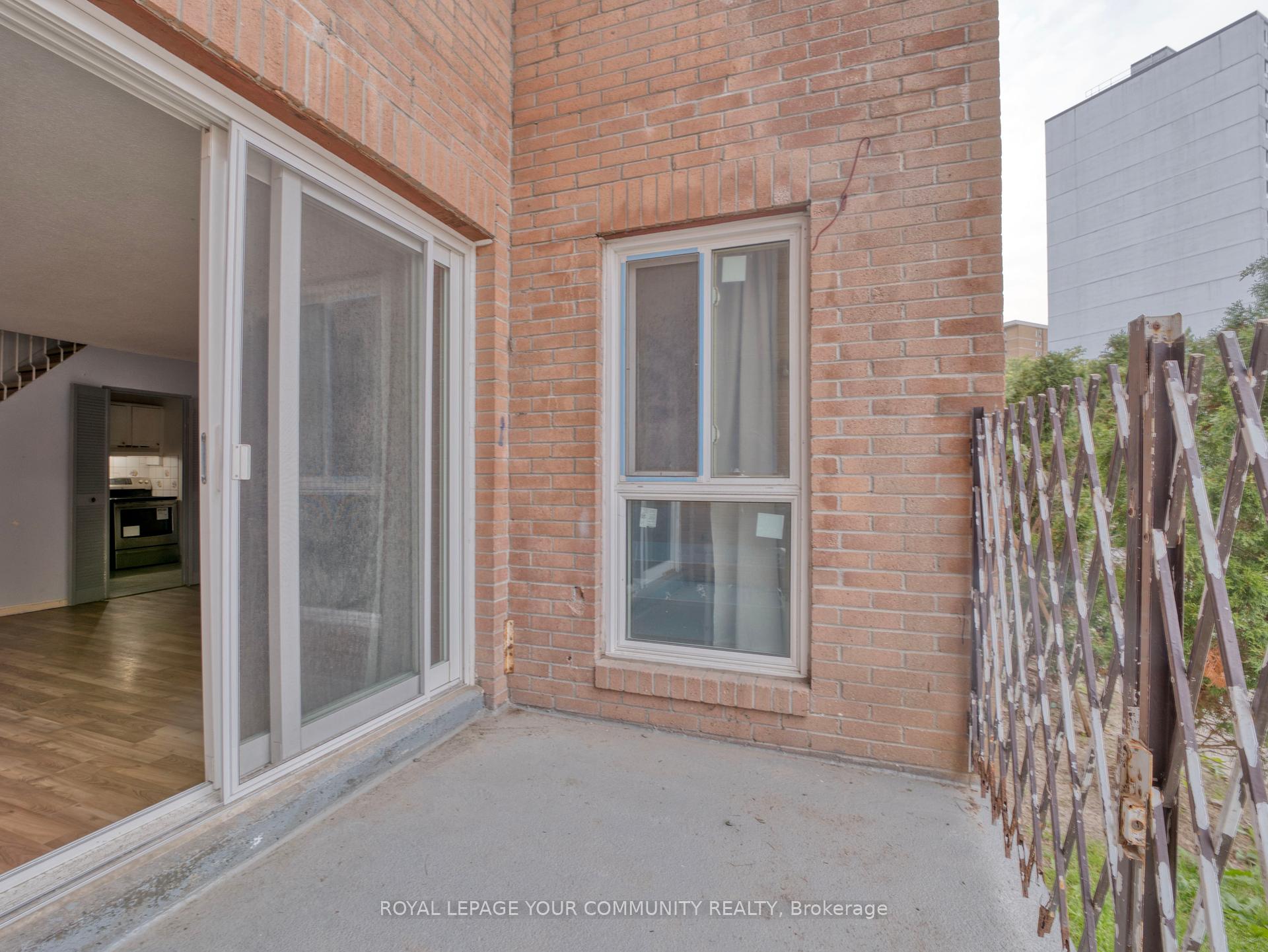 3 Bedrooms Condo at 100 Mornelle, Toronto For sale