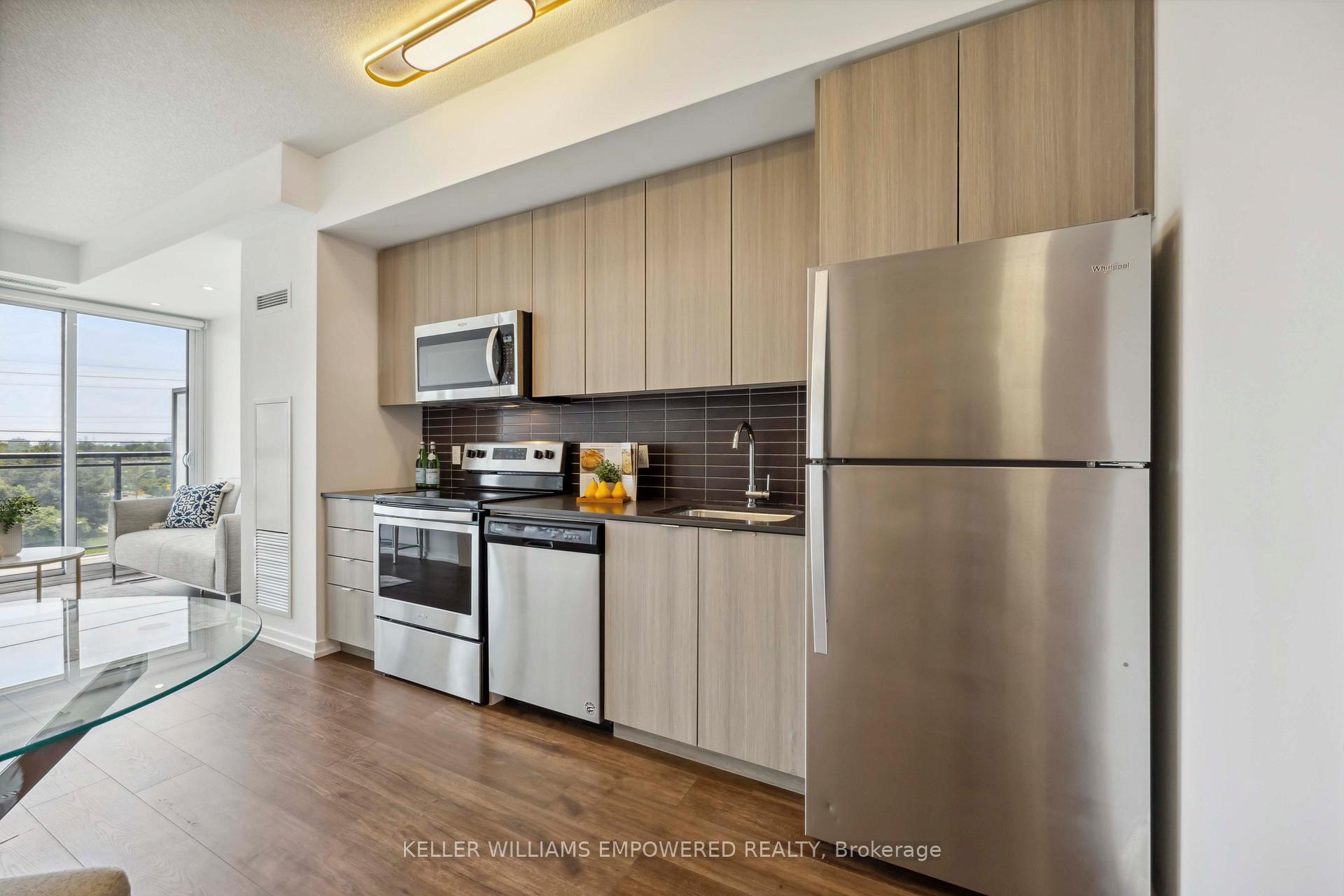 3 Bedrooms Condo at 3237 Bayview, Toronto For sale