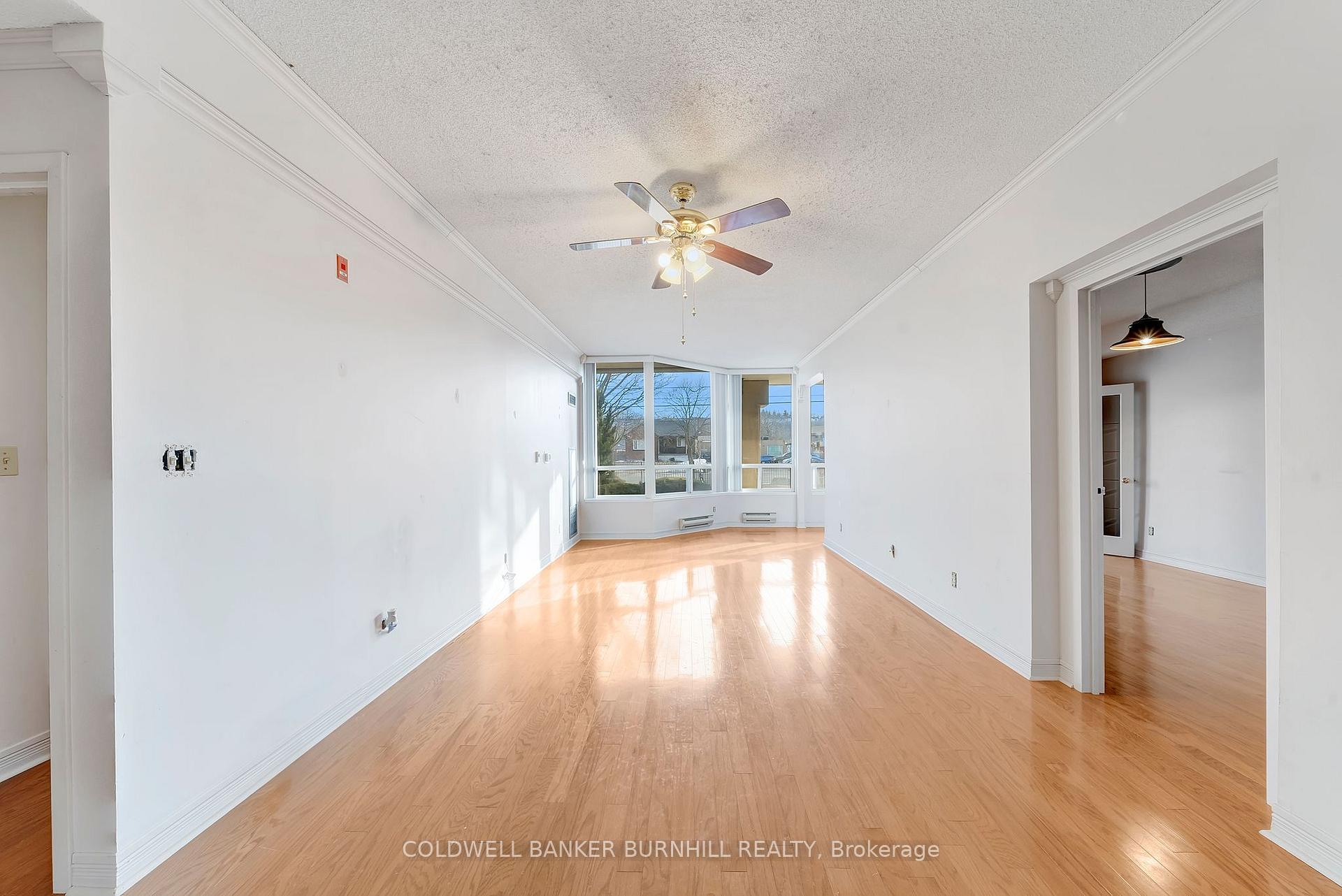 3 Bedrooms Condo at 495 Highway 8,  Hamilton For sale