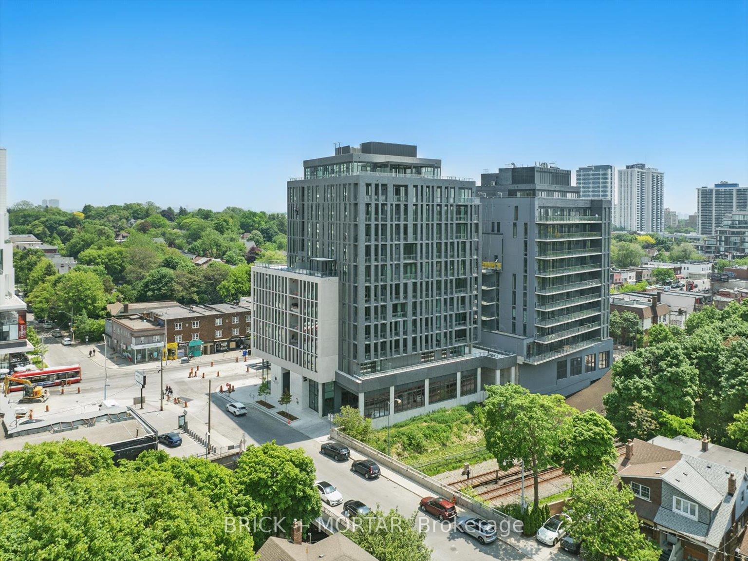 3 Bedrooms Condo at 1 Hillsdale, Toronto For sale