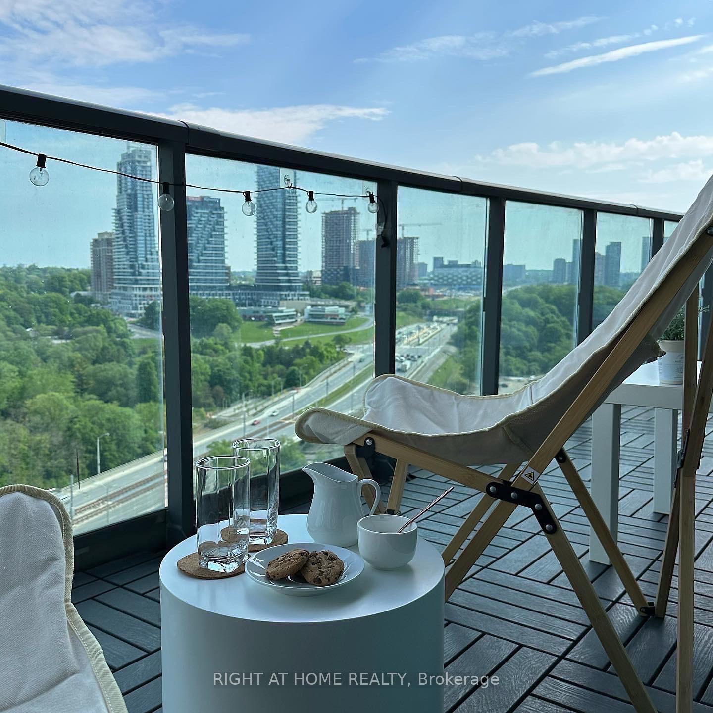 3 Bedrooms Condo at 35 Brian Peck, Toronto For sale