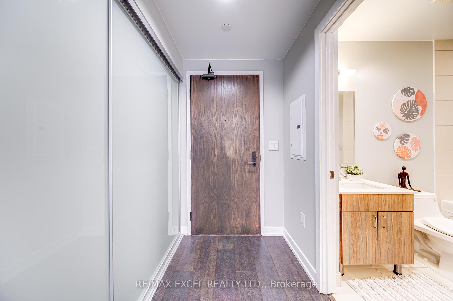 1 Bedroom Condo at 426 University,  Toronto For sale