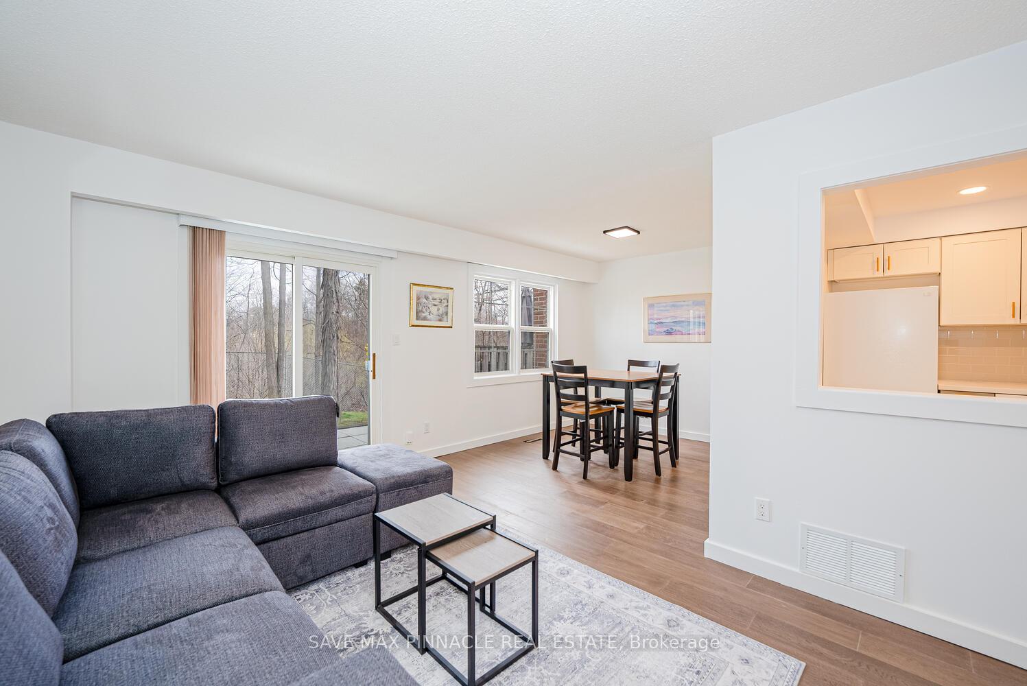 4 Bedrooms Condo at 2120 Rathburn,  Mississauga For sale
