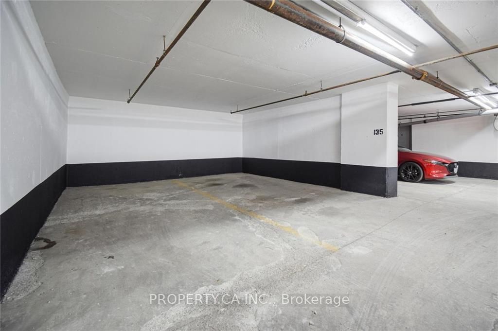 40 Scollard Street S #404, Toronto C02 Annex