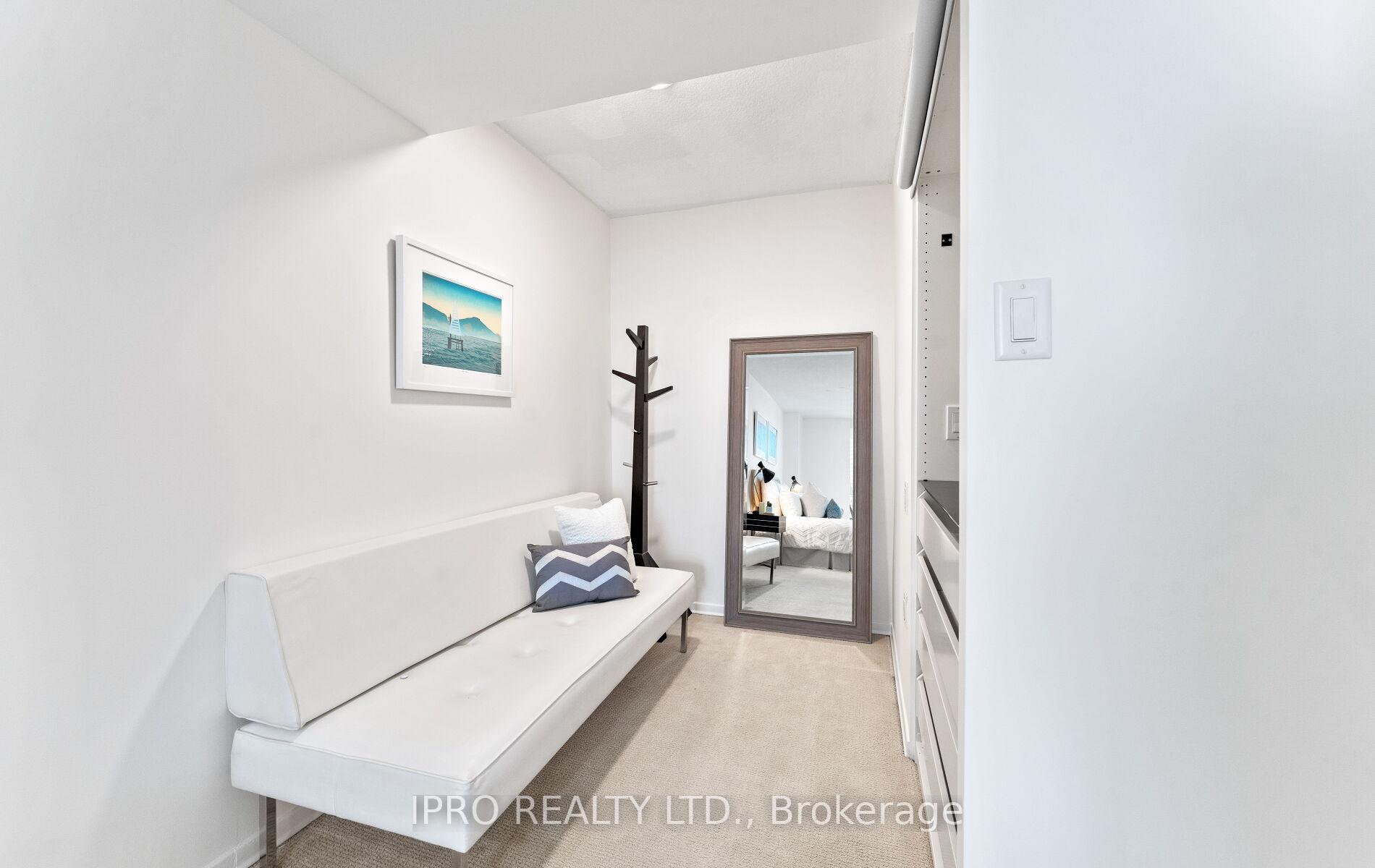 4 Bedrooms Condo at 60 Southport, Toronto For sale