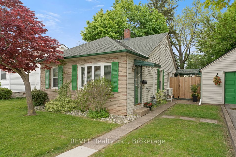 224 Jarvis Street, Fort Erie, ON L2A 2S5