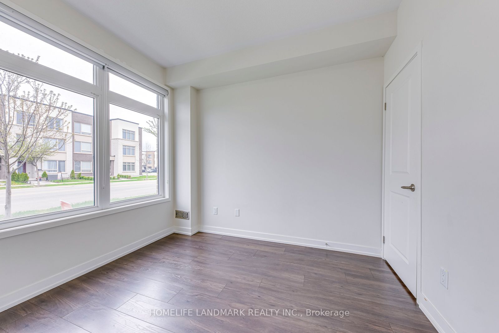 3098 Ernest Appelbe Boulevard