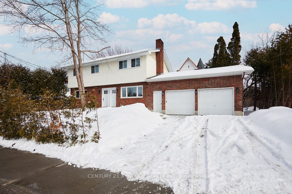 555 Churchill