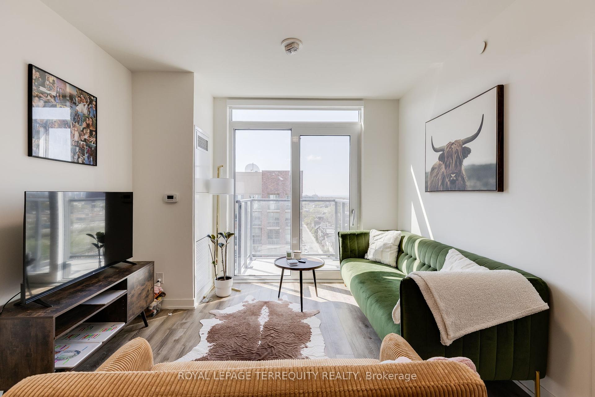 3 Bedrooms Condo at 1808 St Clair, Toronto For sale