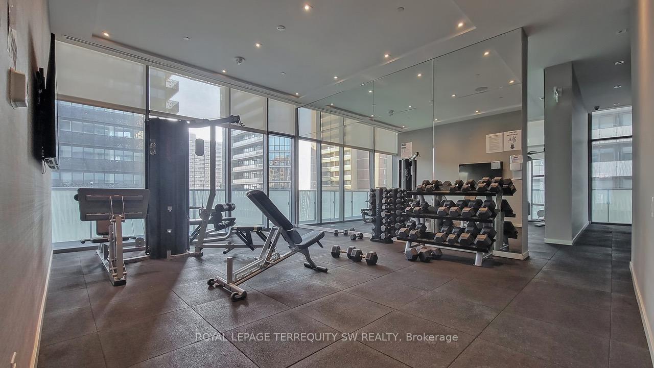 2 Bedrooms Condo at 50 Charles, Toronto For sale