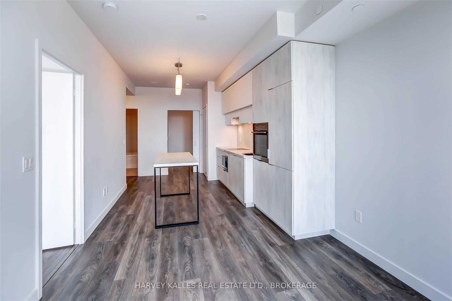 8 Eglinton Avenue E 5201
