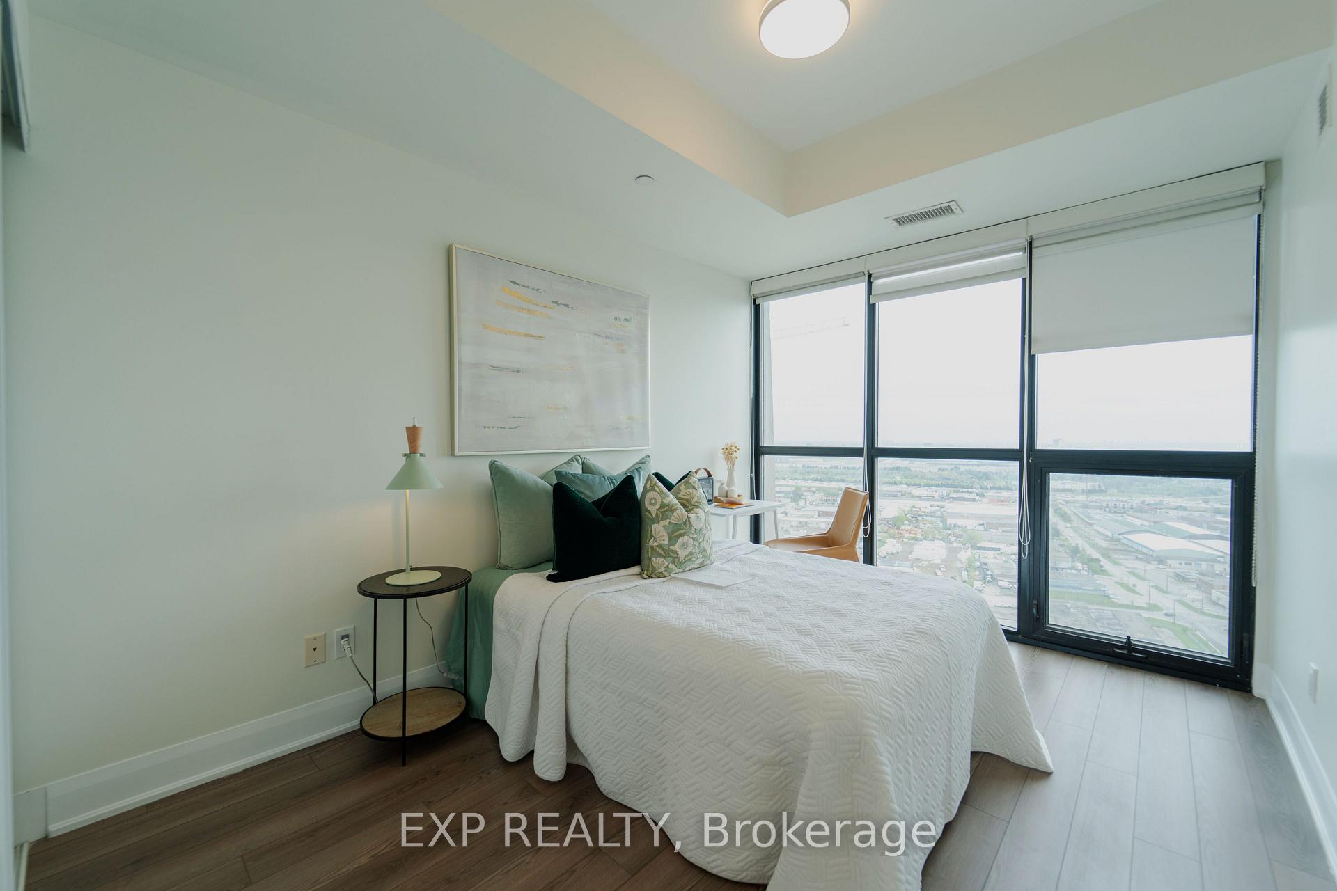 2 Bedrooms Condo at 2900 Highway 7, Vaughan For sale