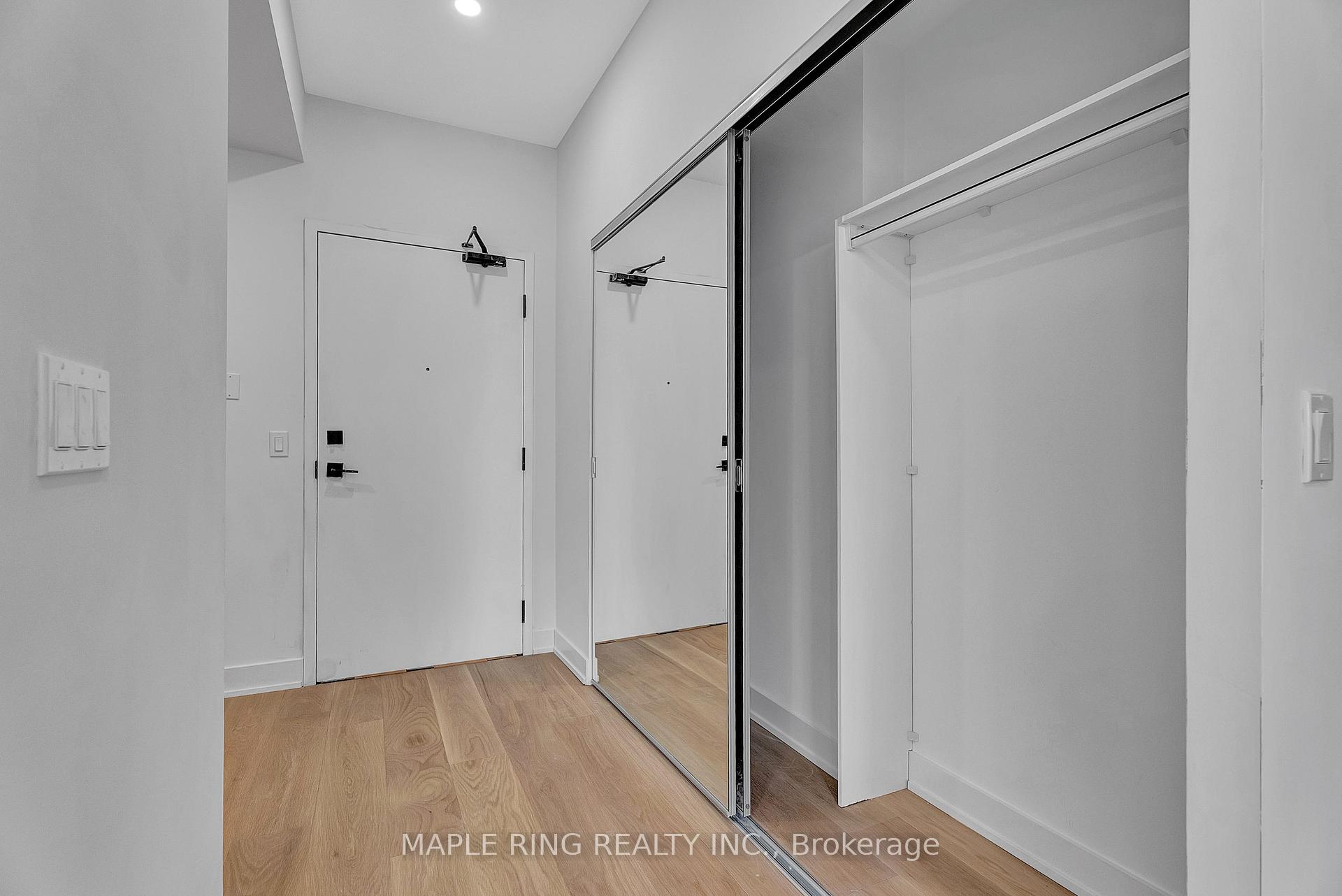 2 Bedrooms Condo at 2485 Taunton,  Oakville For sale