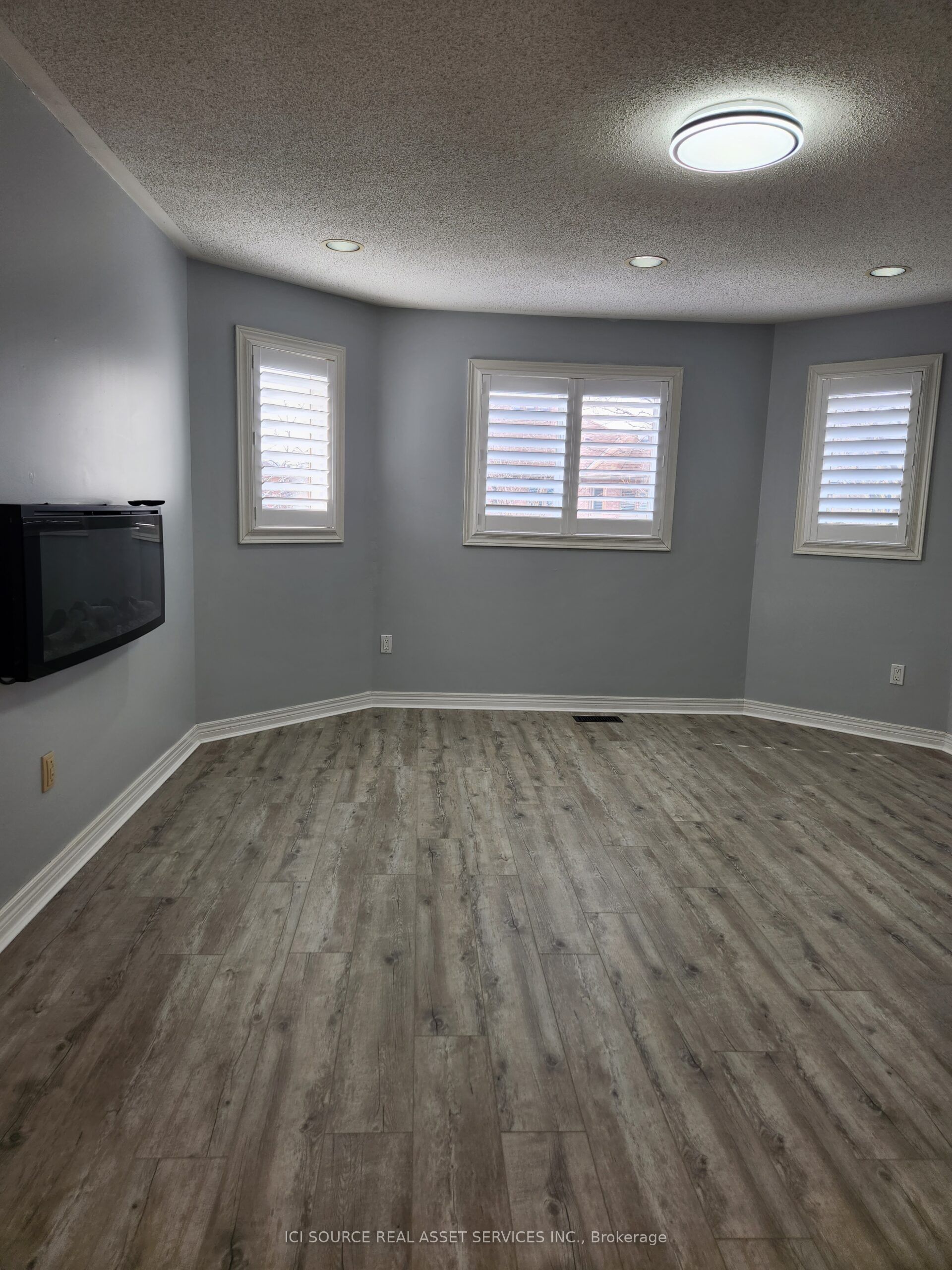 2037 Mckerlie Crescent, Burlington Rose