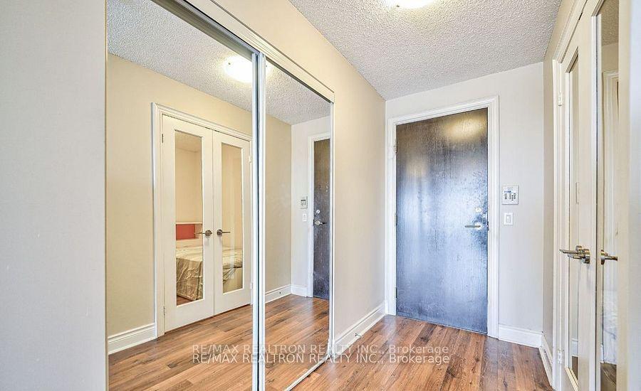 3 Bedrooms Condo at 500 Doris, Toronto For sale