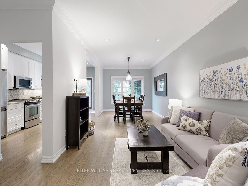252 Denise Circle, Newmarket, ON L3X 2J9