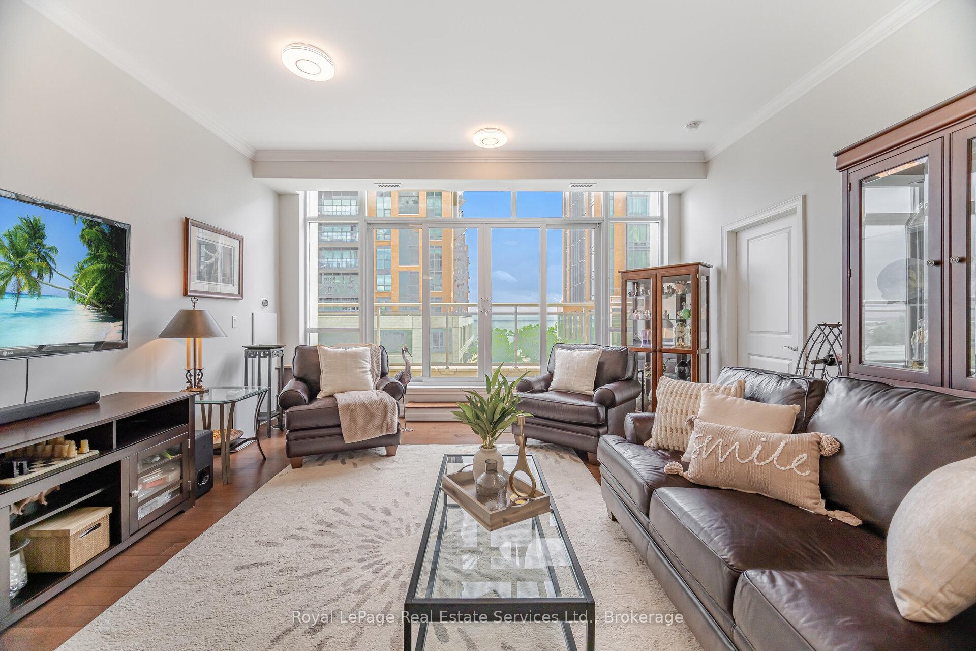 2 Bedrooms Condo at 360 Pearl, Burlington For sale
