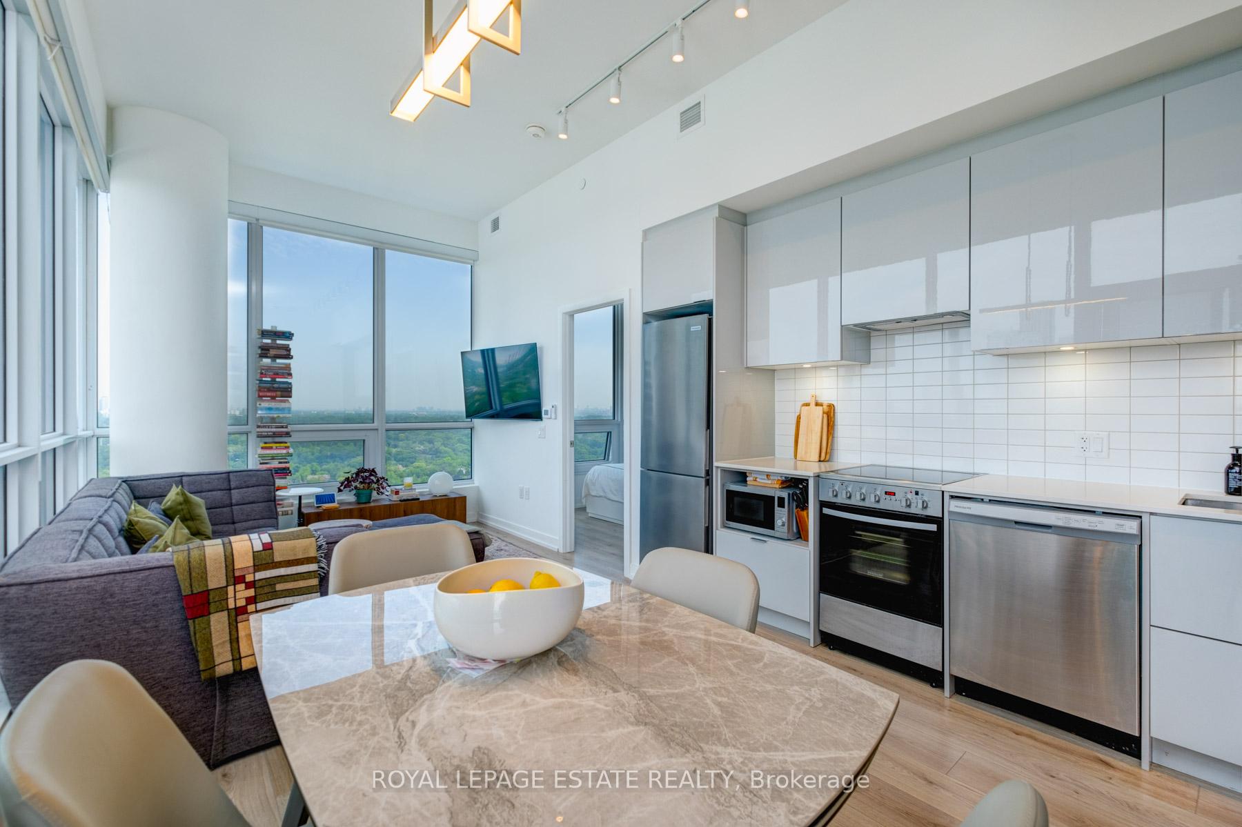 2 Bedrooms Condo at 395 Bloor, Toronto For sale