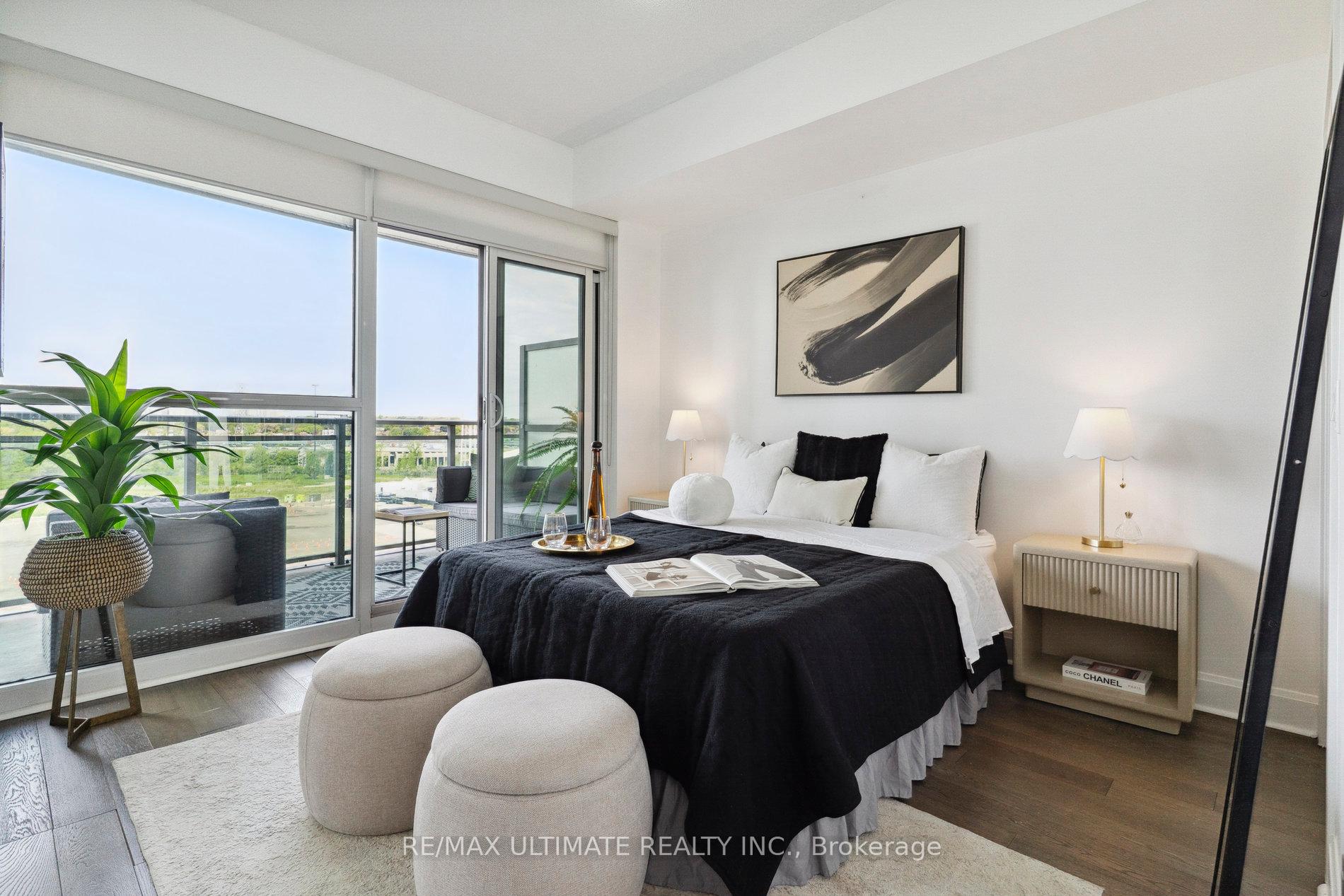 2 Bedrooms Condo at 33 Shore Breeze, Toronto For sale