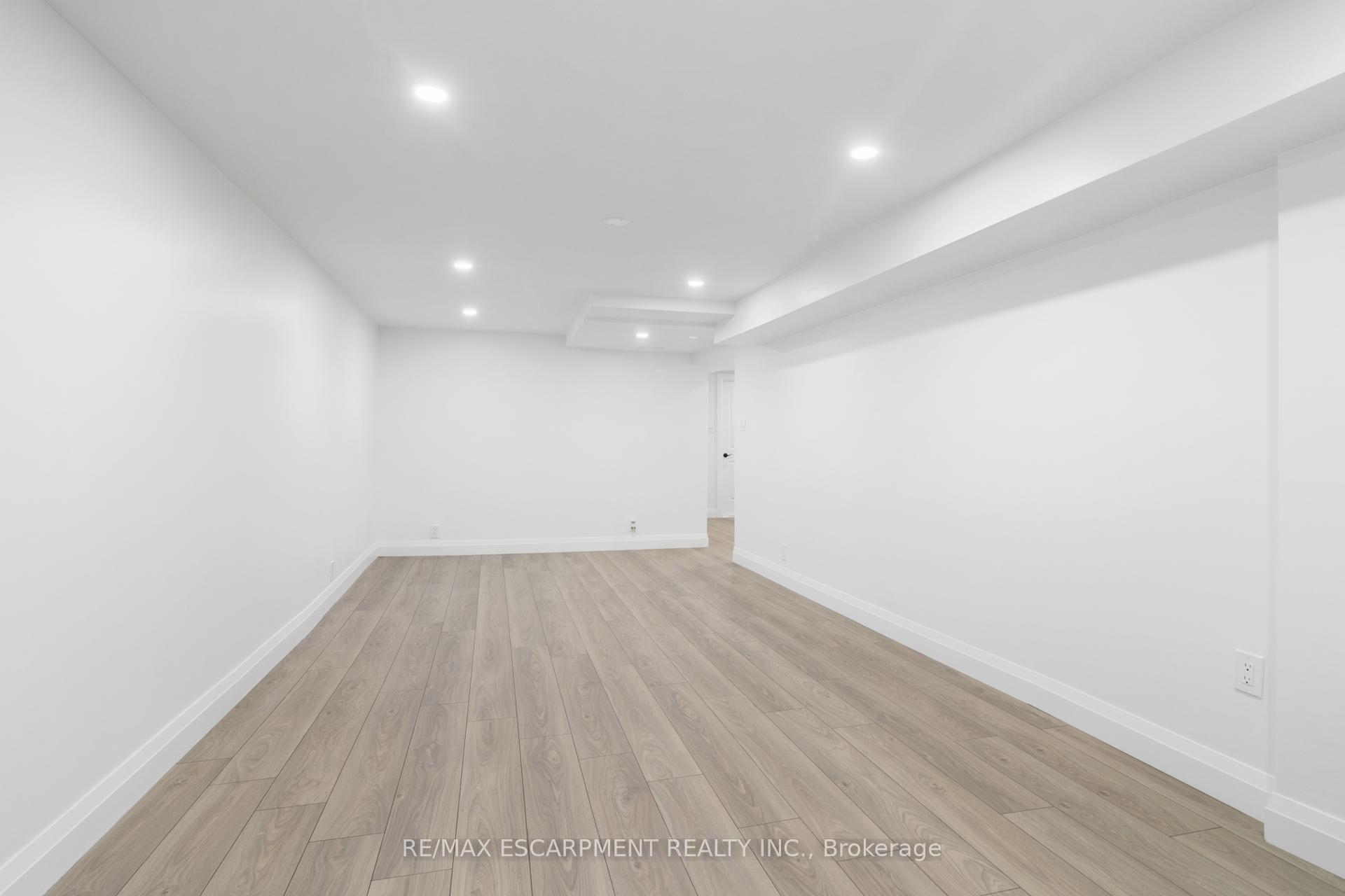 3 Bedrooms Condo at 2020 South Millway,  Mississauga For sale