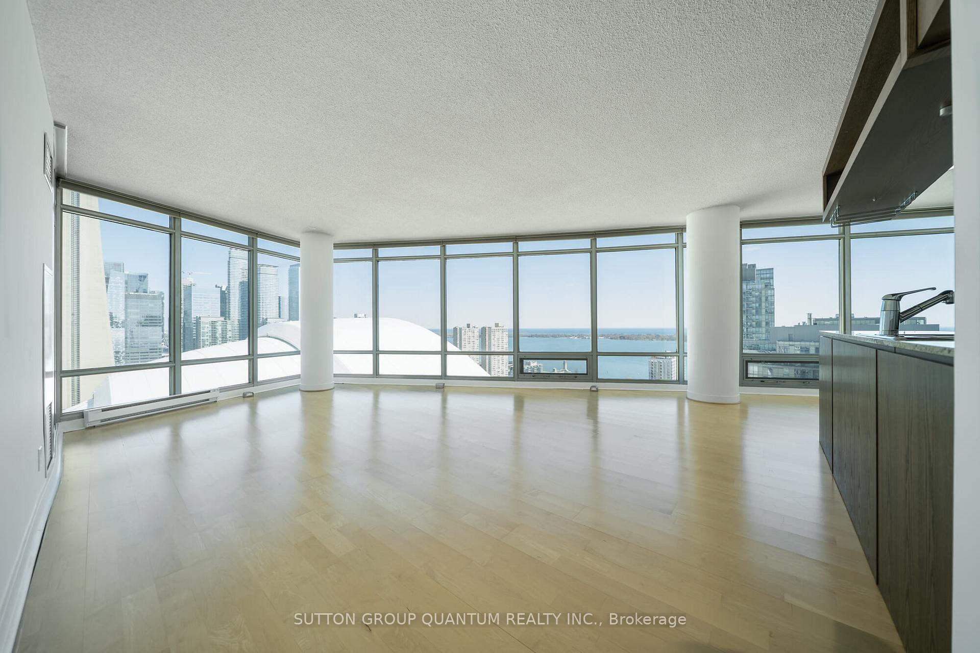 3 Bedrooms Condo at 81 Navy Wharf,  Toronto For sale