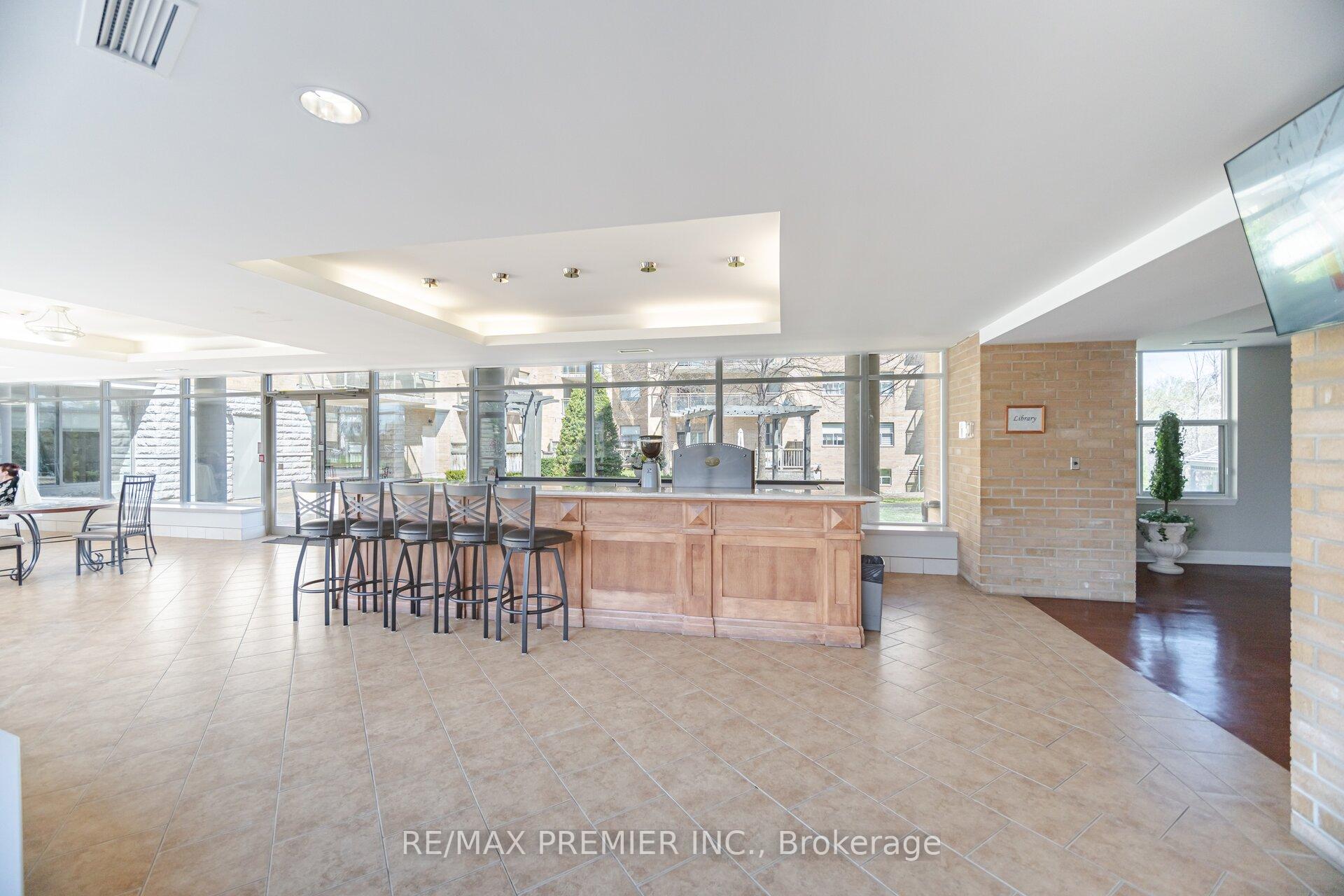 1 Bedroom Condo at 2502 Rutherford,  Vaughan For sale