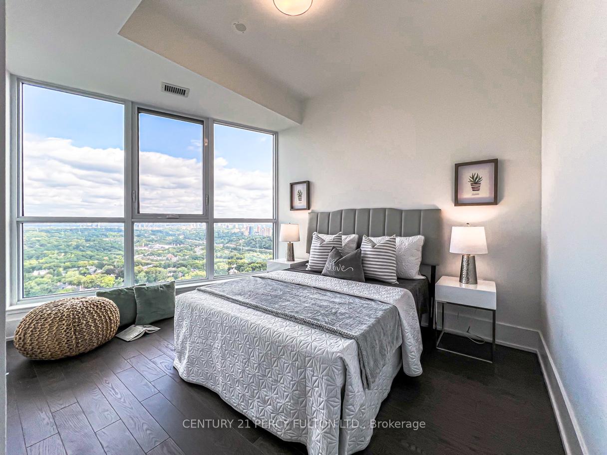 3 Bedrooms Condo at 585 Bloor, Toronto For sale
