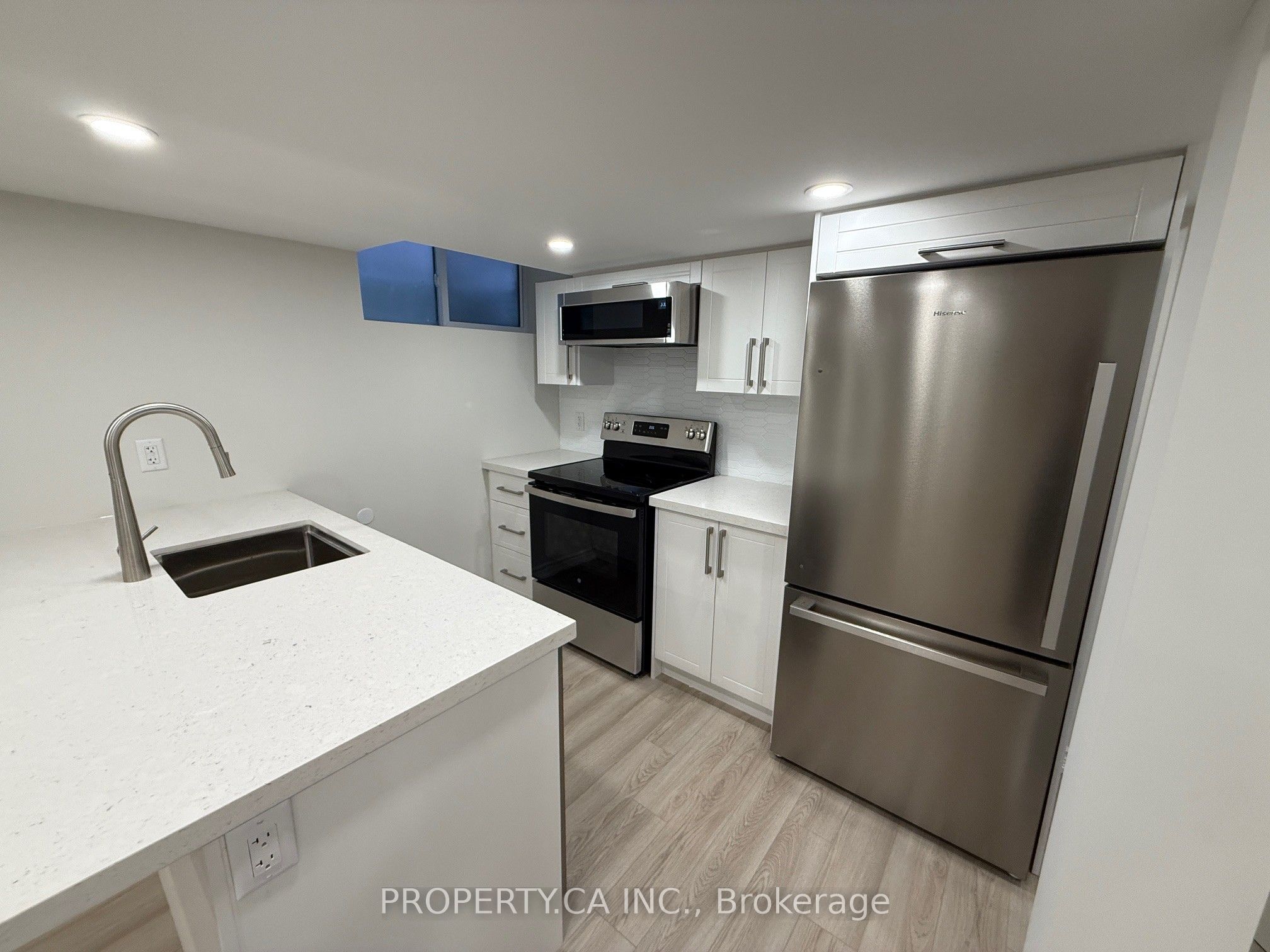 370 Lakeshore Road W, #1