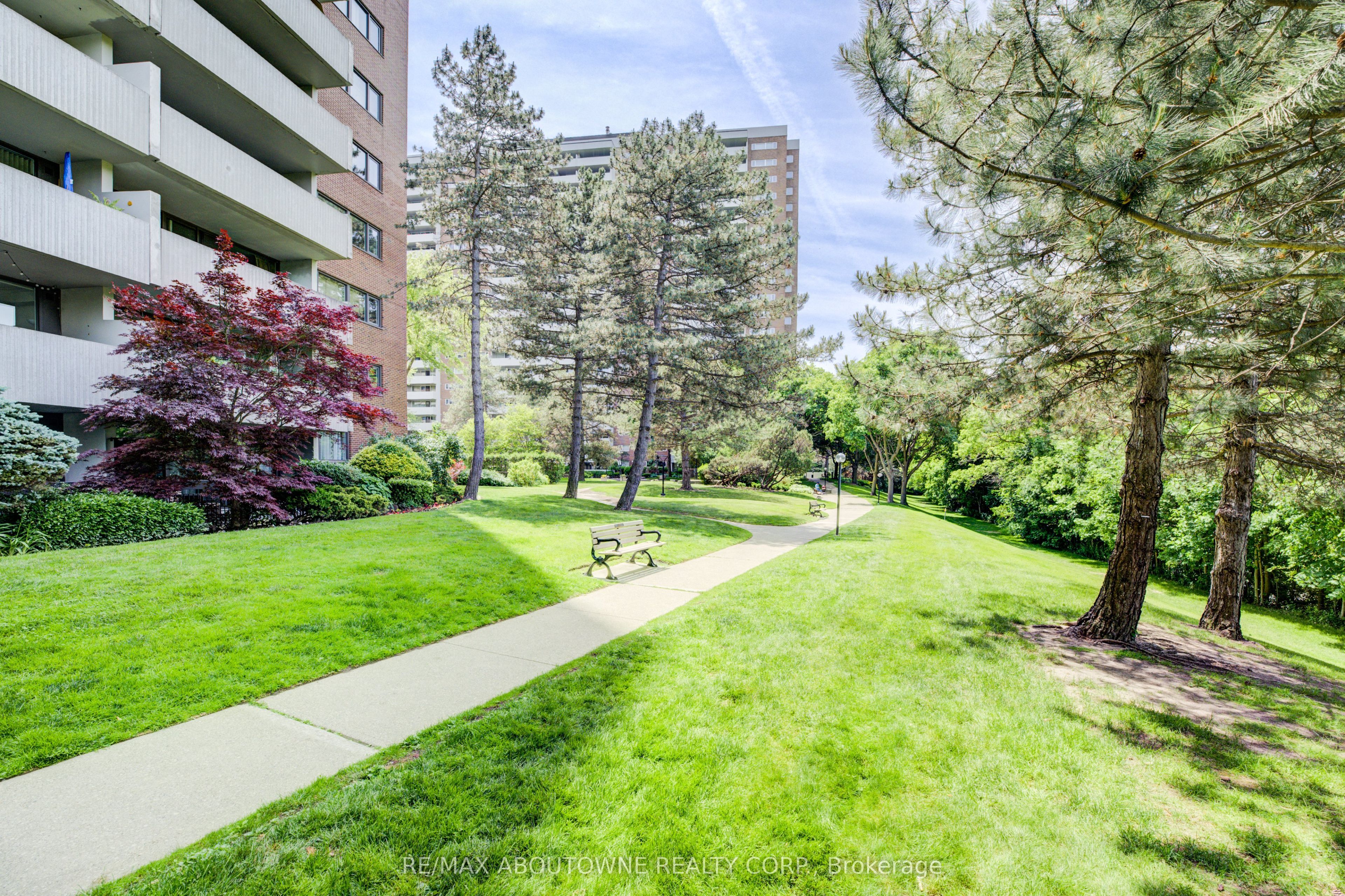 260 Scarlett Road, #1006