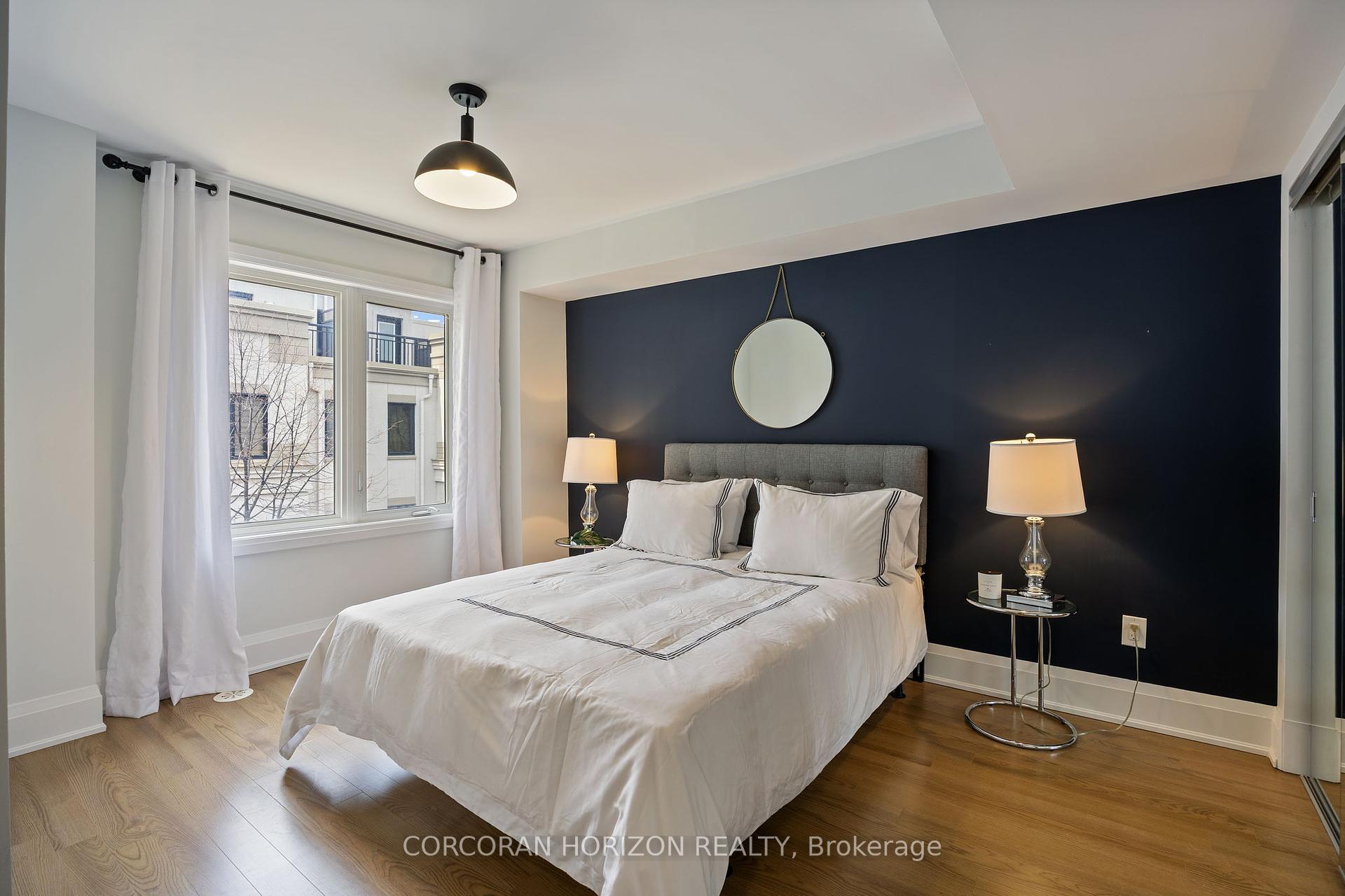 4 Bedrooms Condo at 9 Oakburn, Toronto For sale