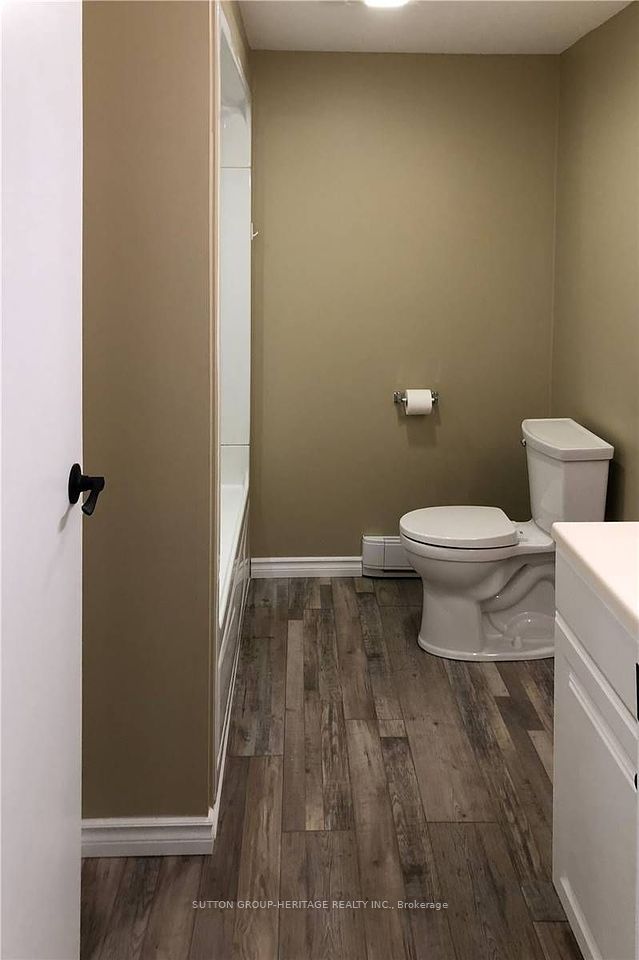 Unit 4 Bathroom