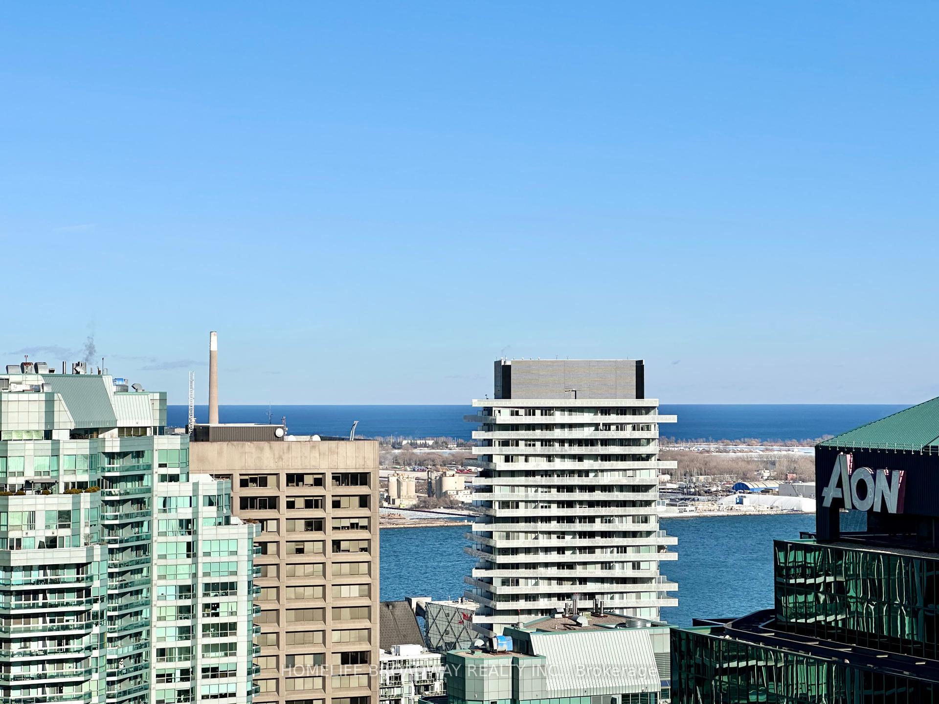 1 Bedroom Condo at 88 Harbour,  Toronto For sale