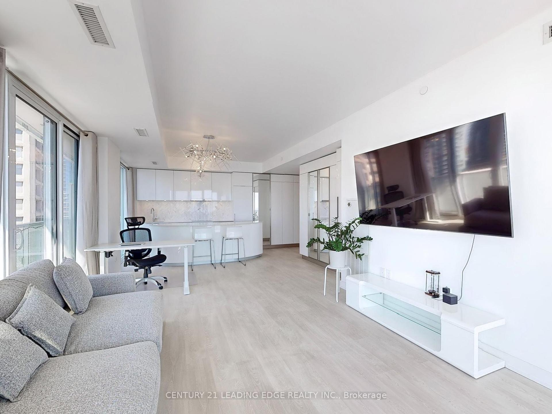 1 Bedroom Condo at 15 Queens,  Toronto For sale
