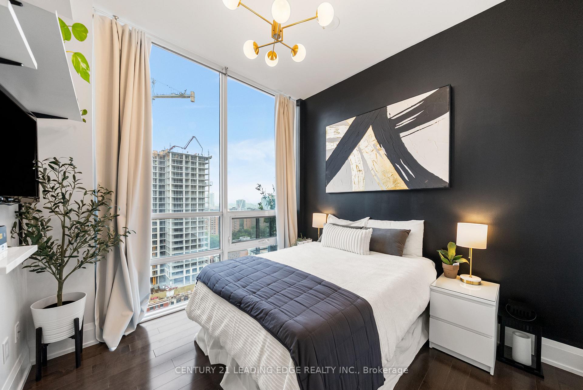 2 Bedrooms Condo at 460 Adelaide, Toronto For sale