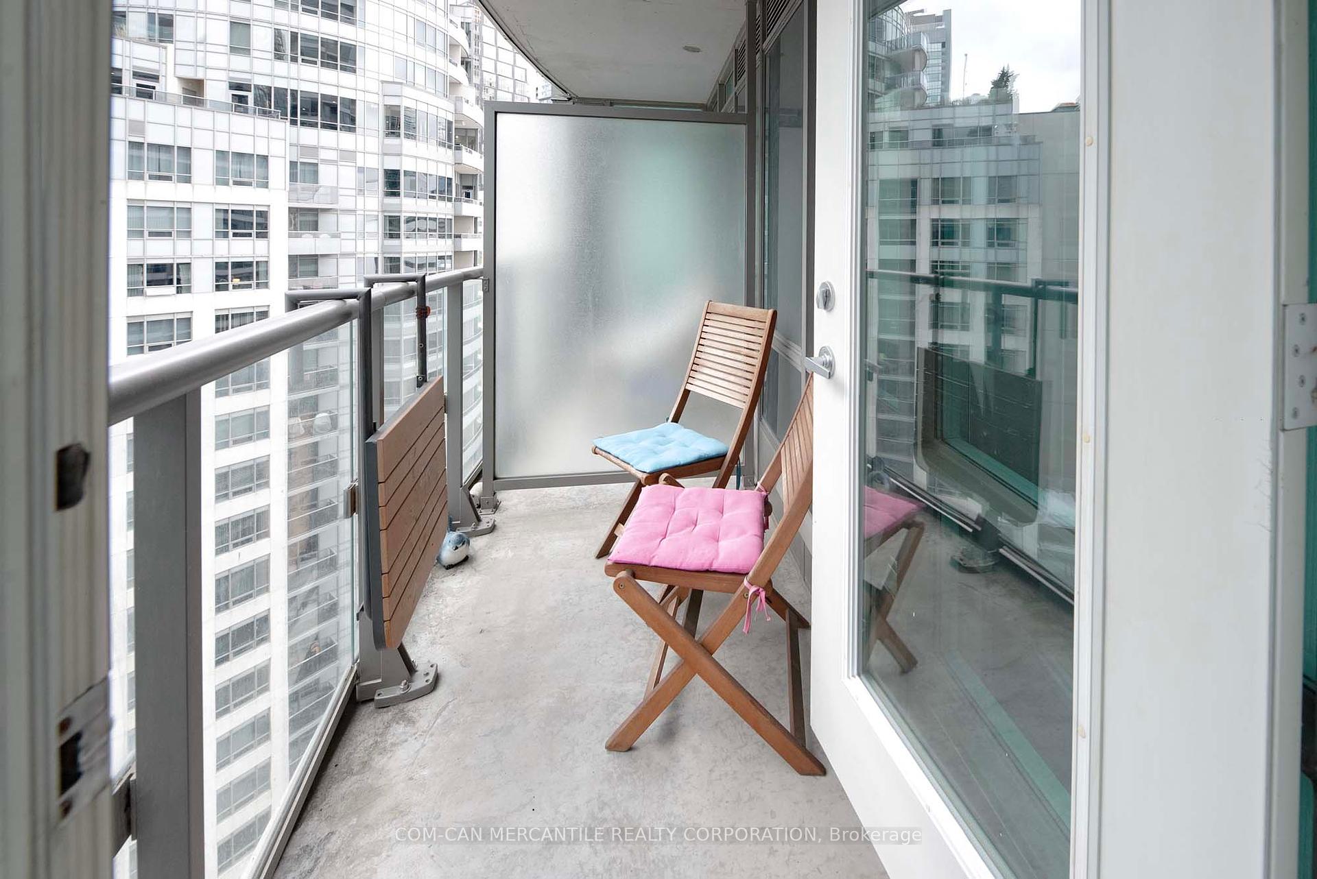 2 Bedrooms Condo at 361 Front,  Toronto For sale