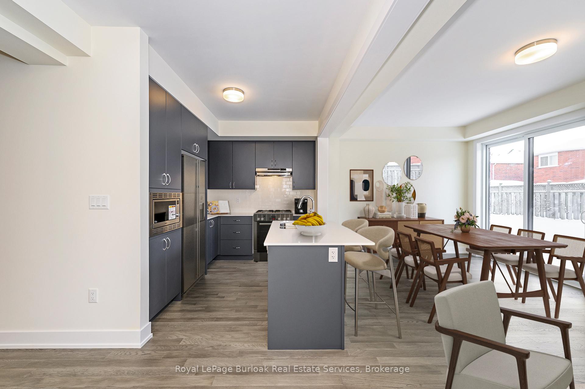 4 Bedrooms Condo at 2184 Postmaster,  Oakville For sale
