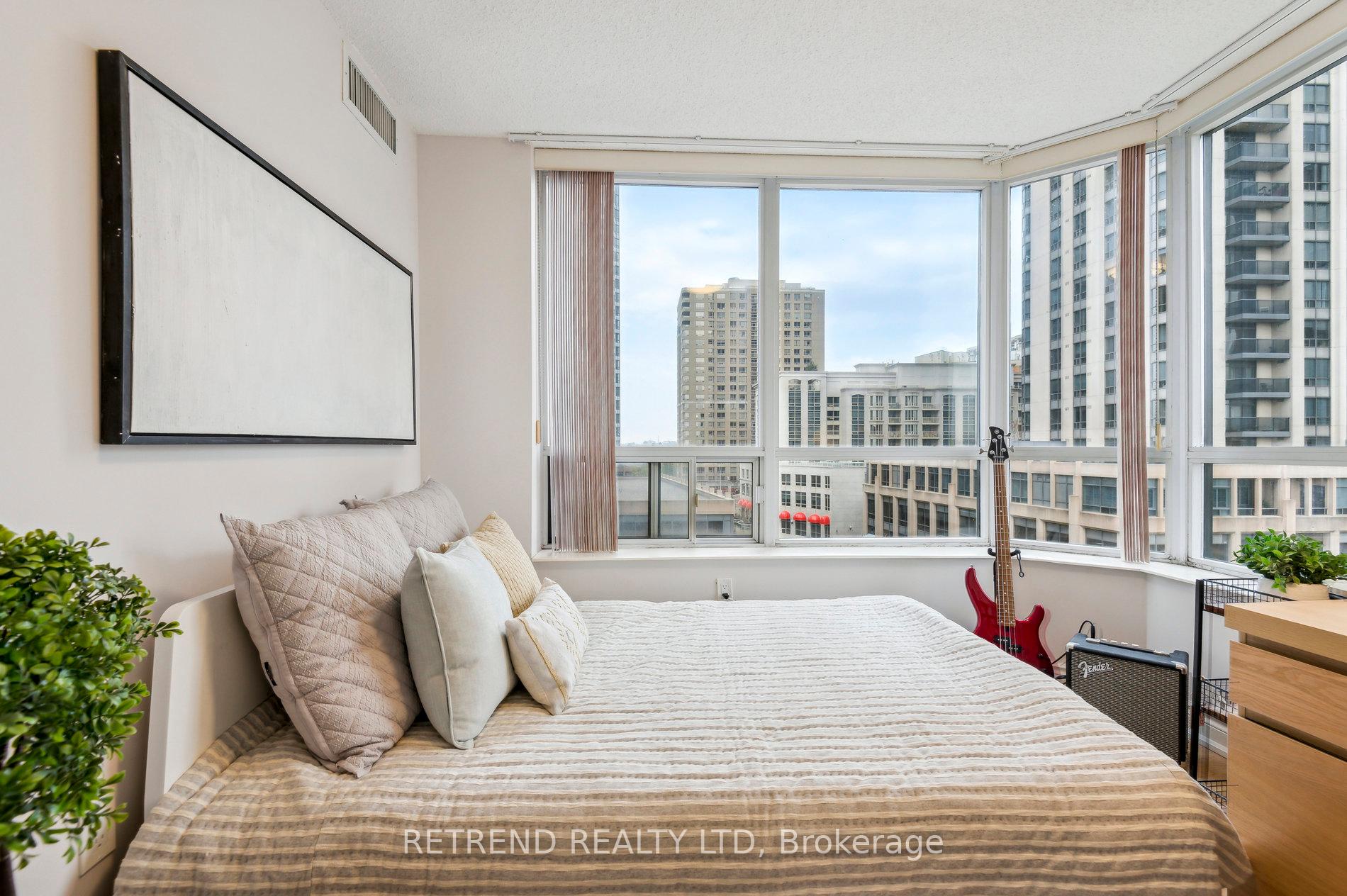 4 Bedrooms Condo at 880 Grandview,  Toronto For sale