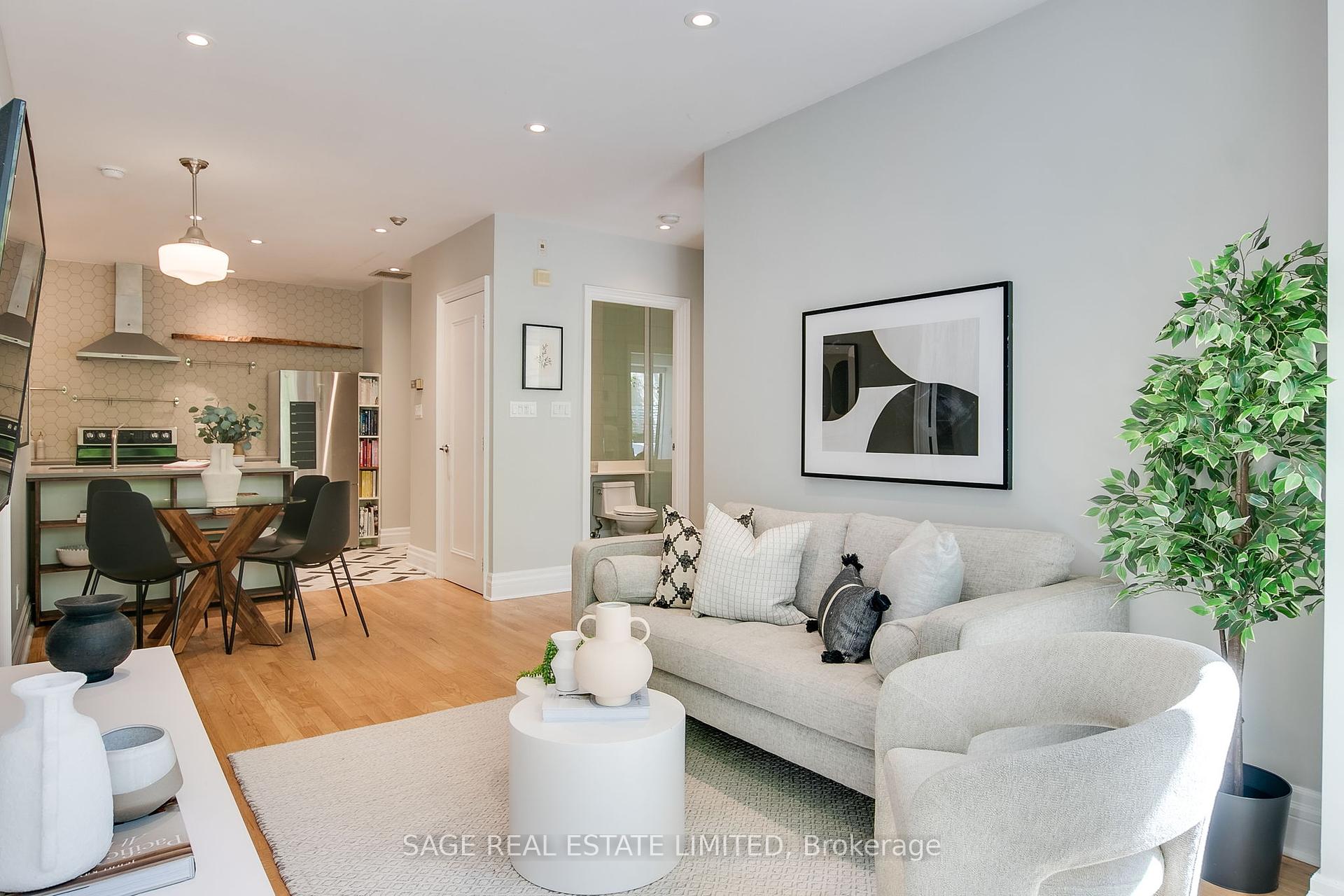 2 Bedrooms Condo at 111 Merton, Toronto For sale