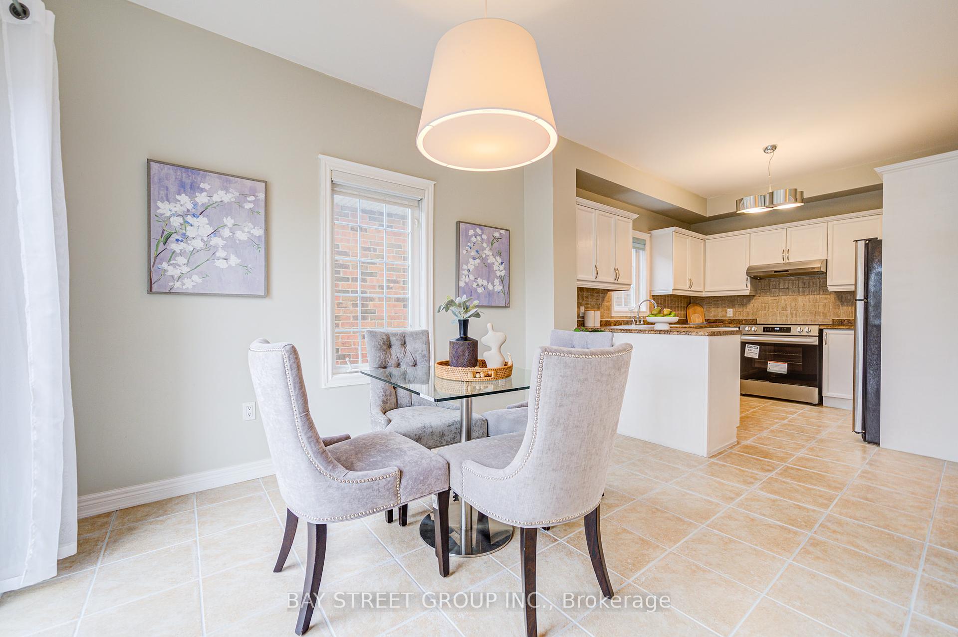 2 Bedrooms Condo at 1085 Harrogate, Hamilton For sale