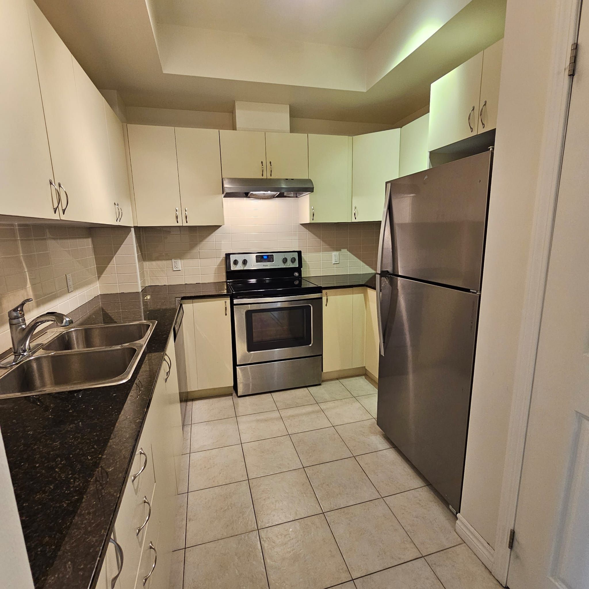 2522 Keele Street Unit# 512 Toronto W04 Ontario M6L 2N8