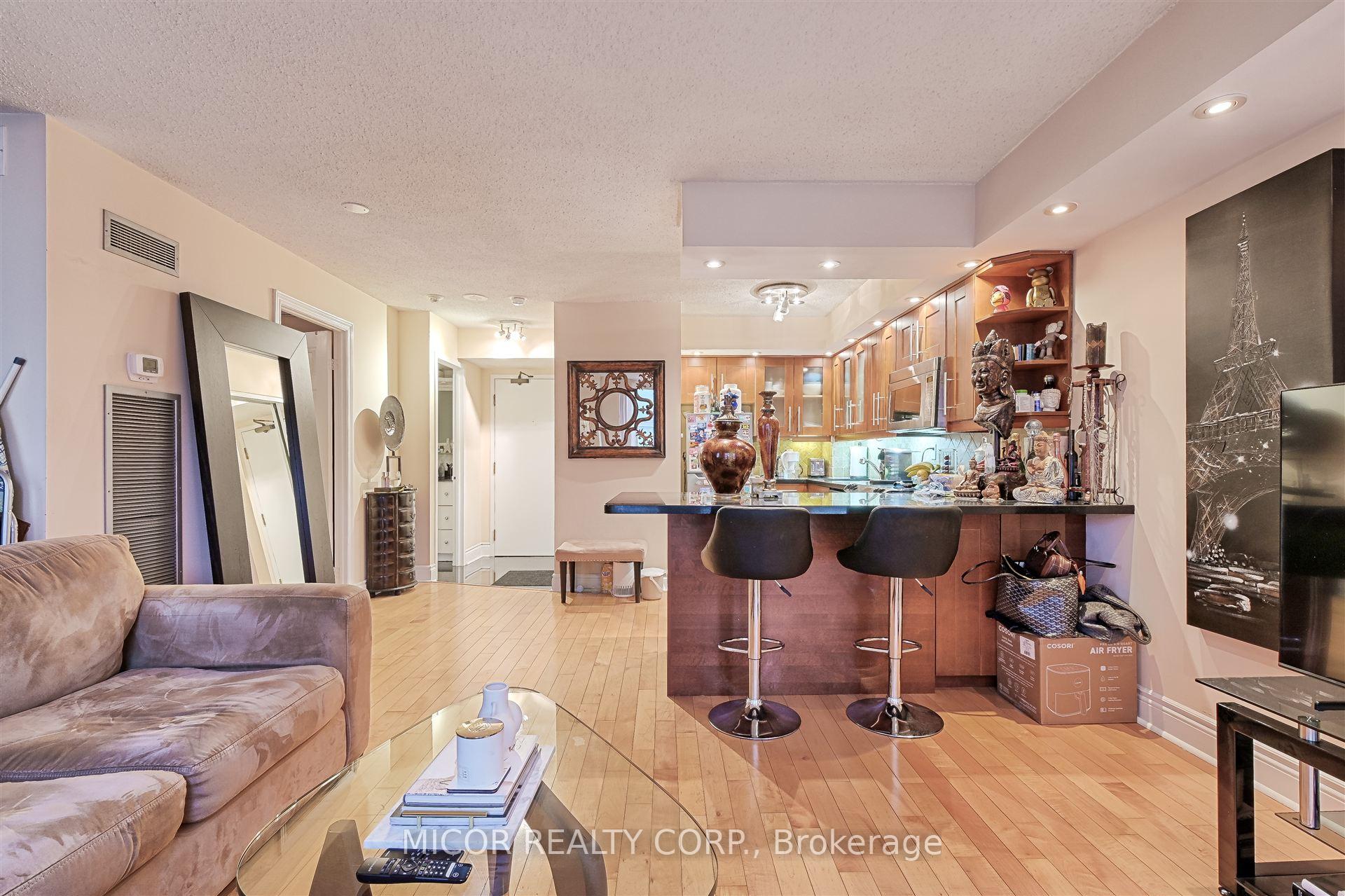 1 Bedroom Condo at 40 Scollard,  Toronto For sale