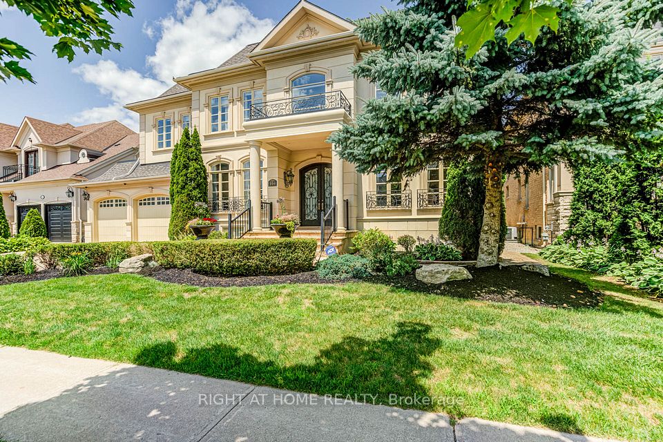 104 Angus Glen Boulevard, Markham, ON L6C 3B8