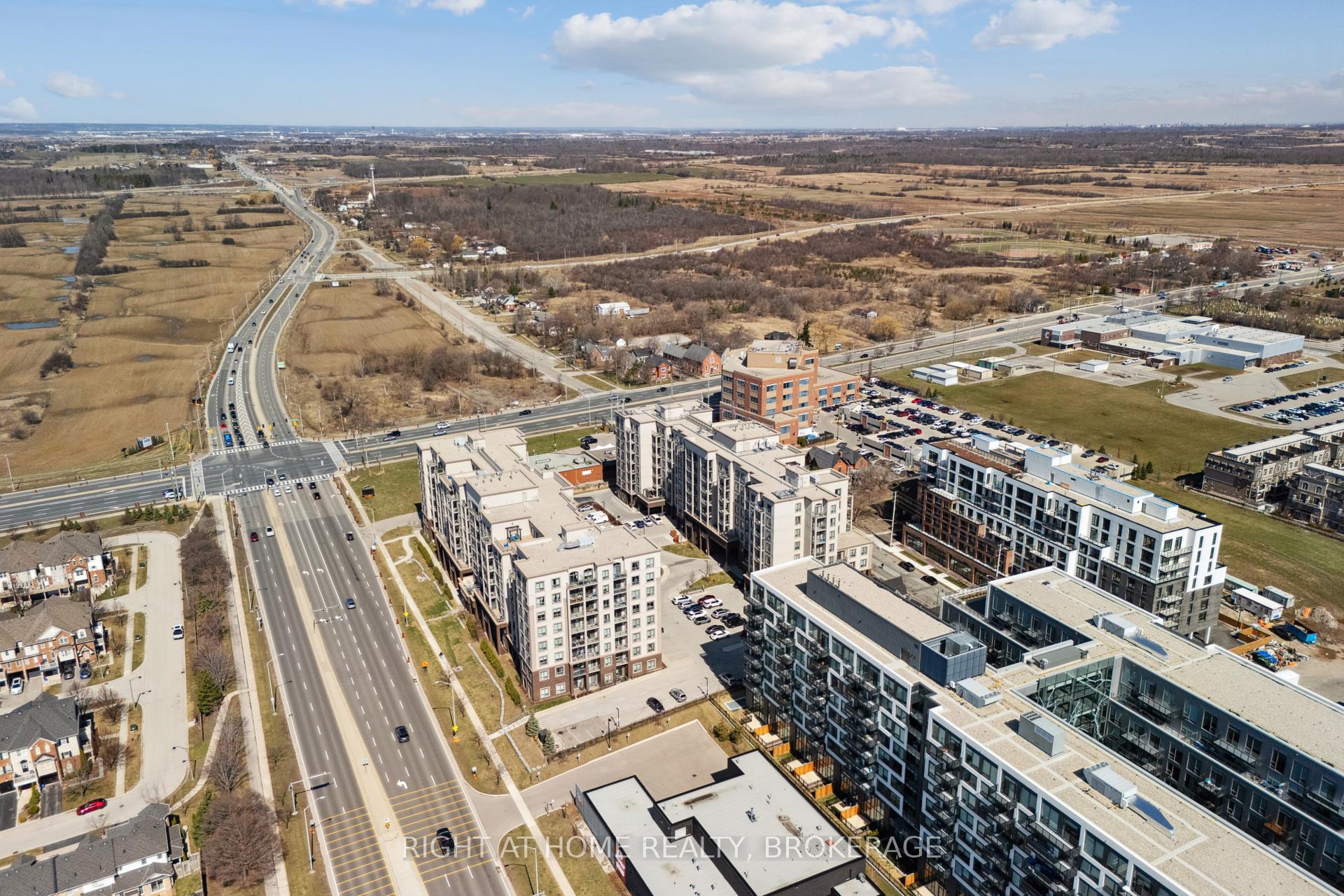 1 Bedroom Condo at 2486 Old Bronte, Oakville For sale