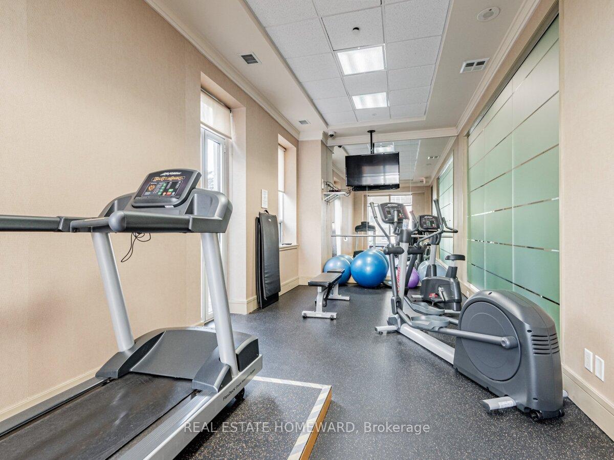 2 Bedrooms Condo at 48 St Clair, Toronto For sale