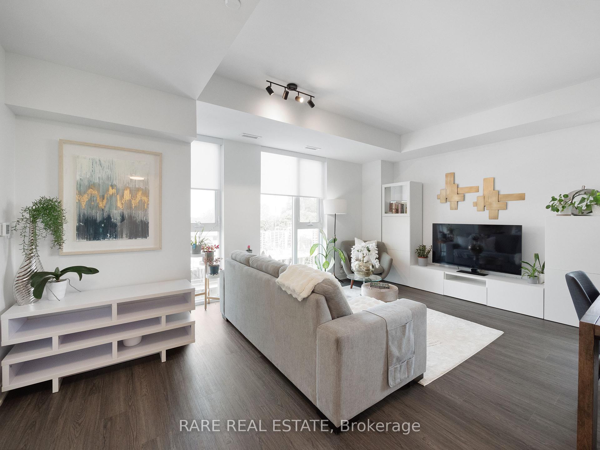 3 Bedrooms Condo at 185 Alberta, Toronto For sale