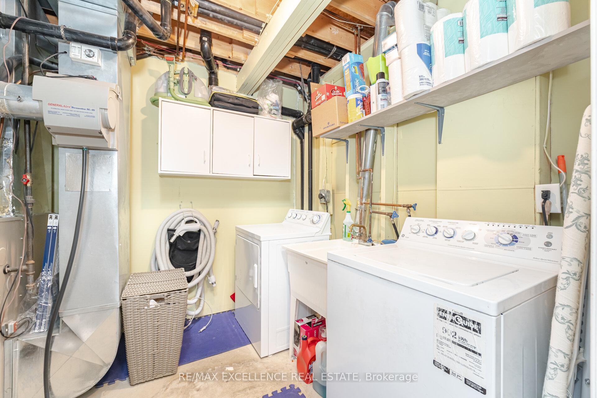 3 Bedrooms Condo at 4950 Albina, Mississauga For sale