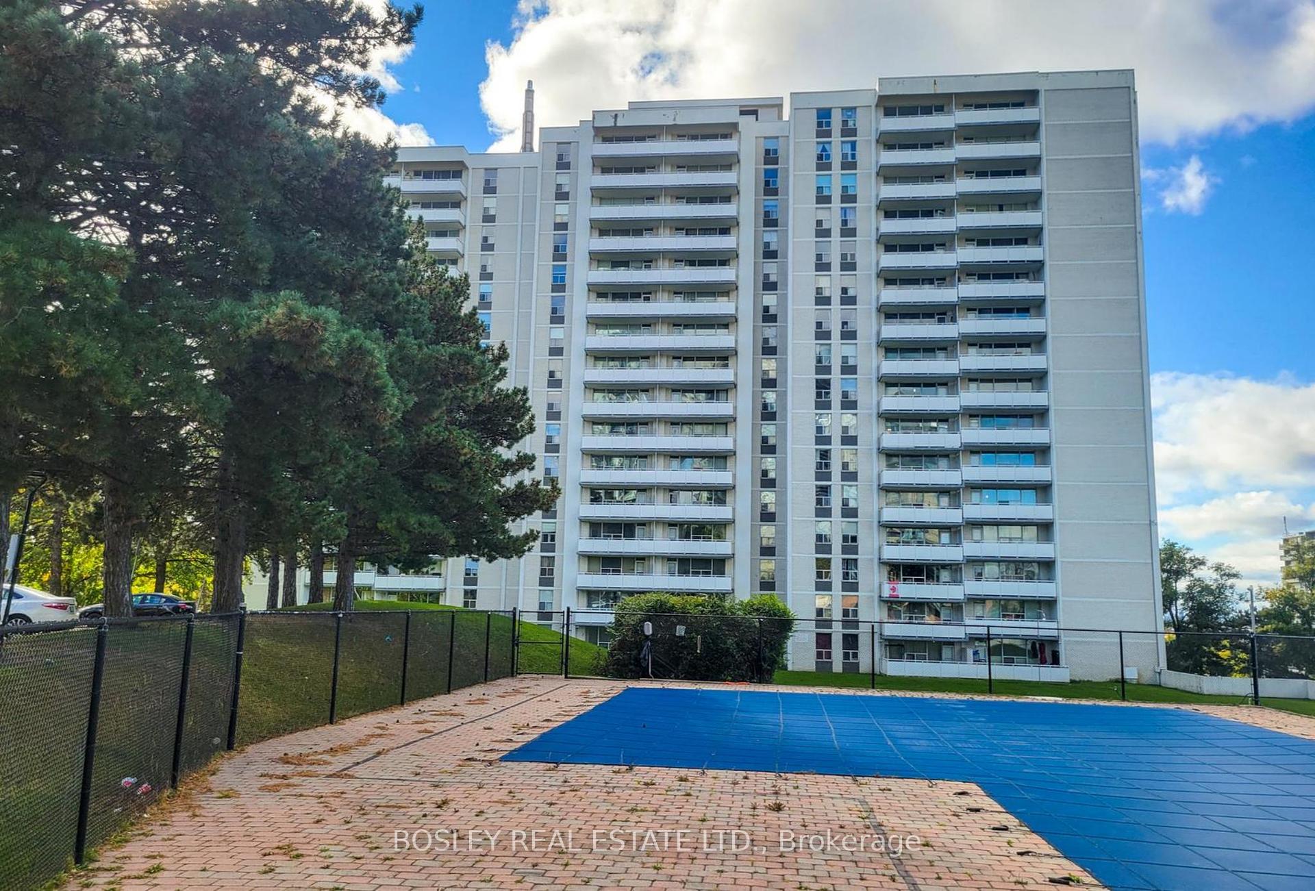 2 Bedrooms Condo at 10 Parkway Forest, Toronto For sale