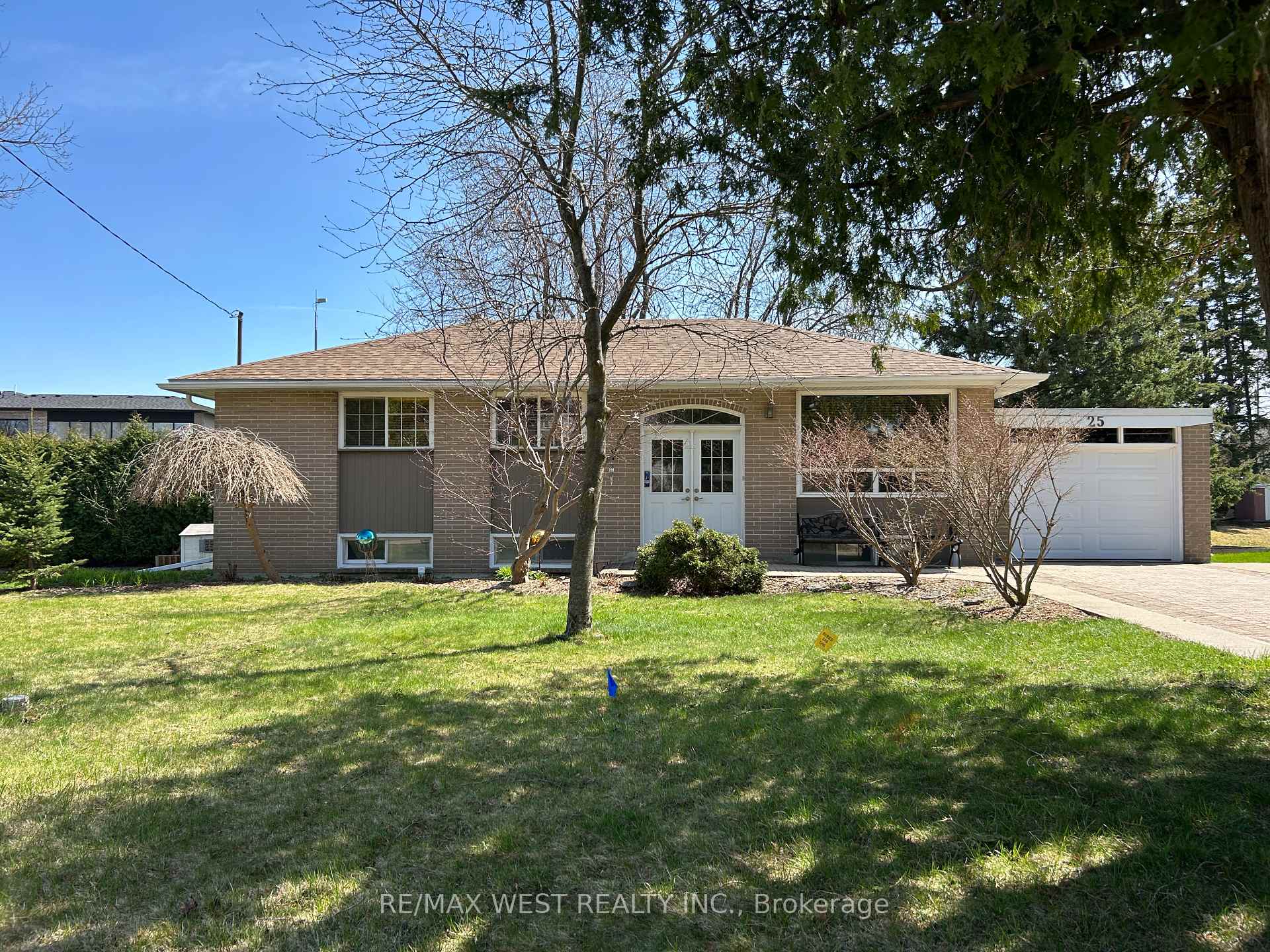25 Norman Avenue, King, ON L0G 1N0